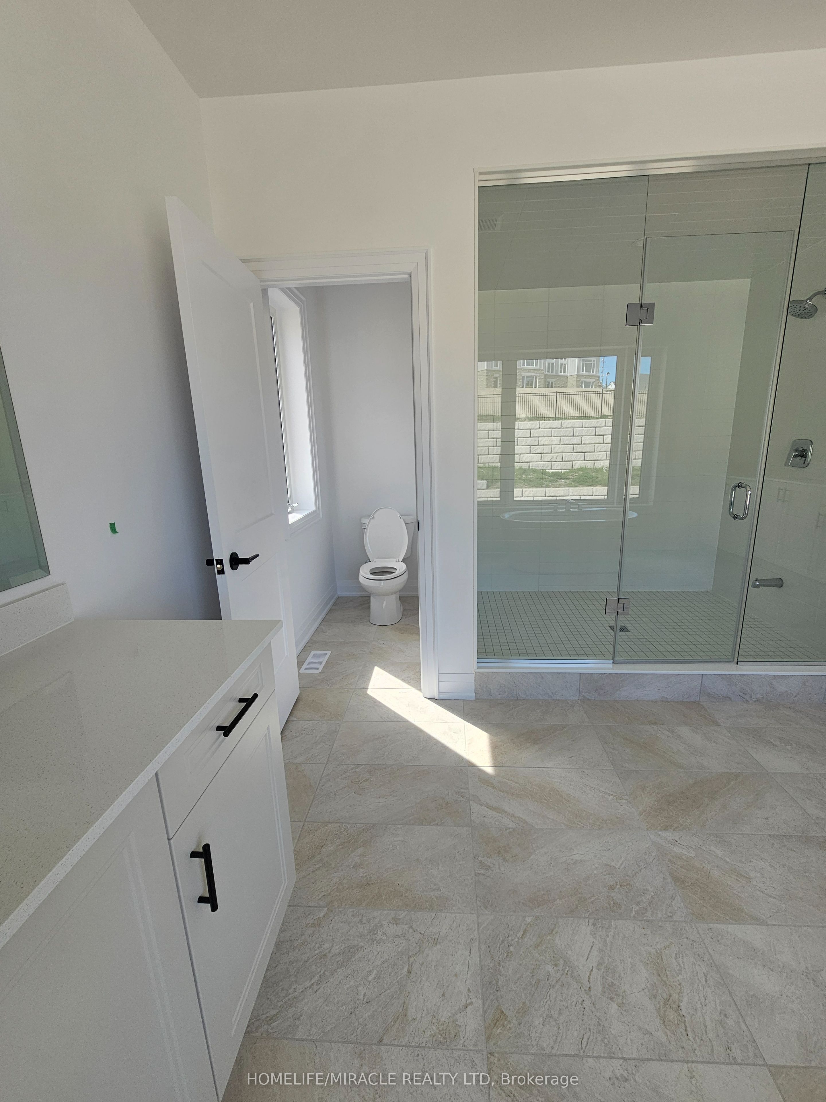 30 Pearsall Place Property Photo 27