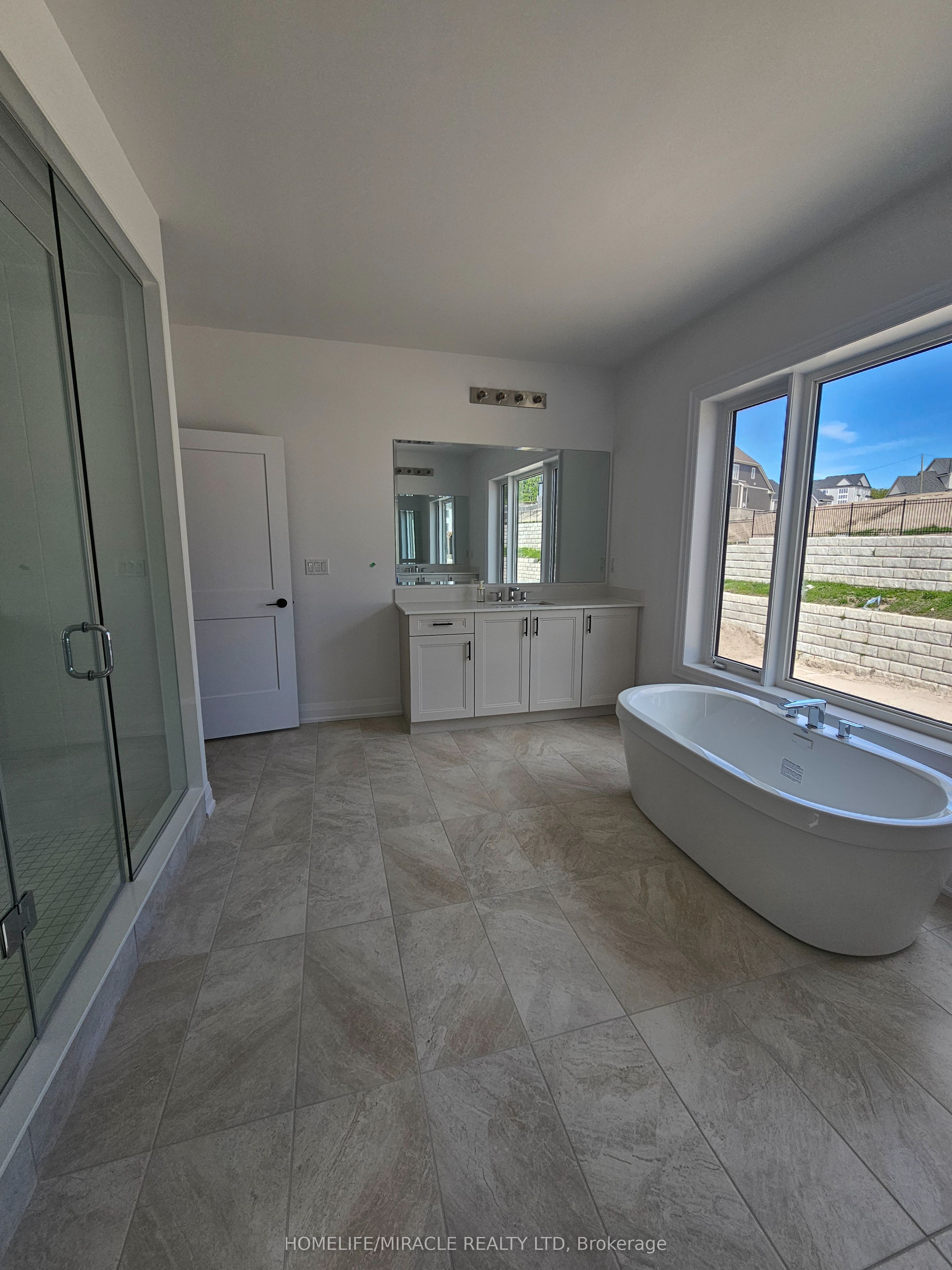 30 Pearsall Place Property Photo 28