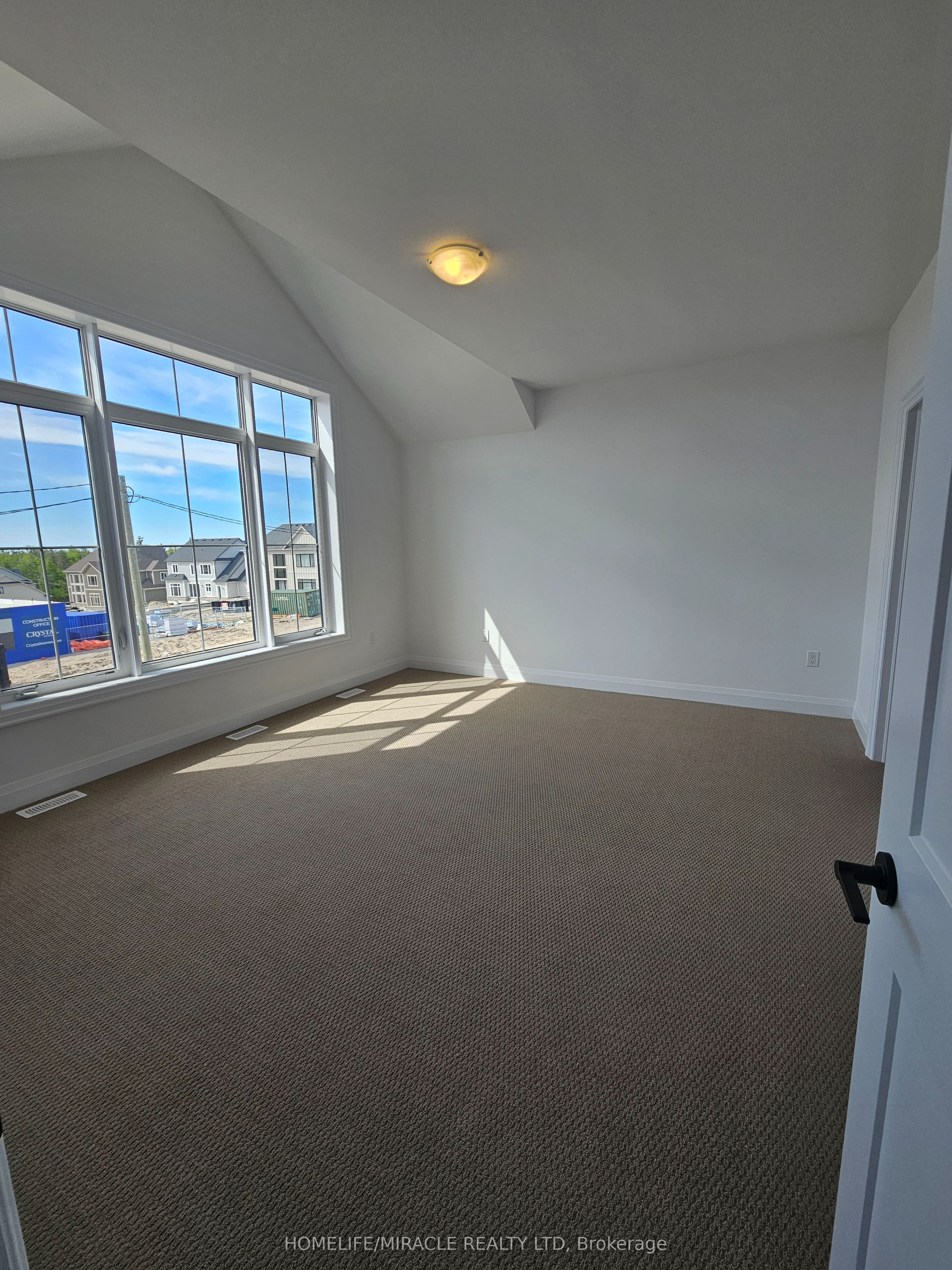 30 Pearsall Place Property Photo 33