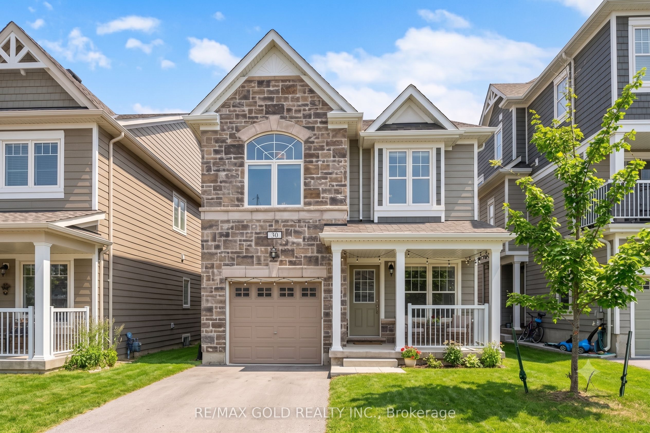30 Hills Thistle Drive Property Photo 1