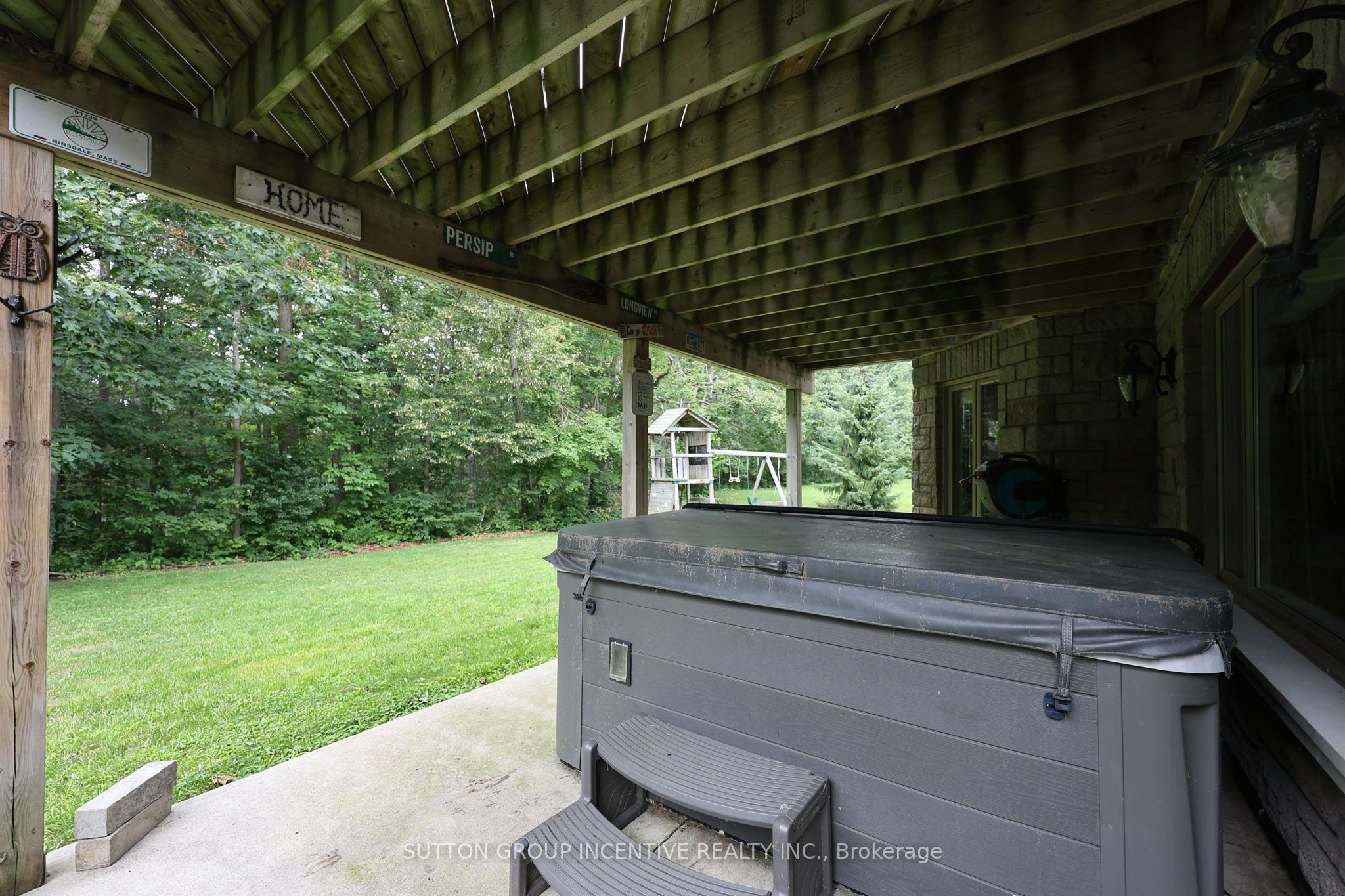 18 Lloyd Cook Drive W Property Photo 10
