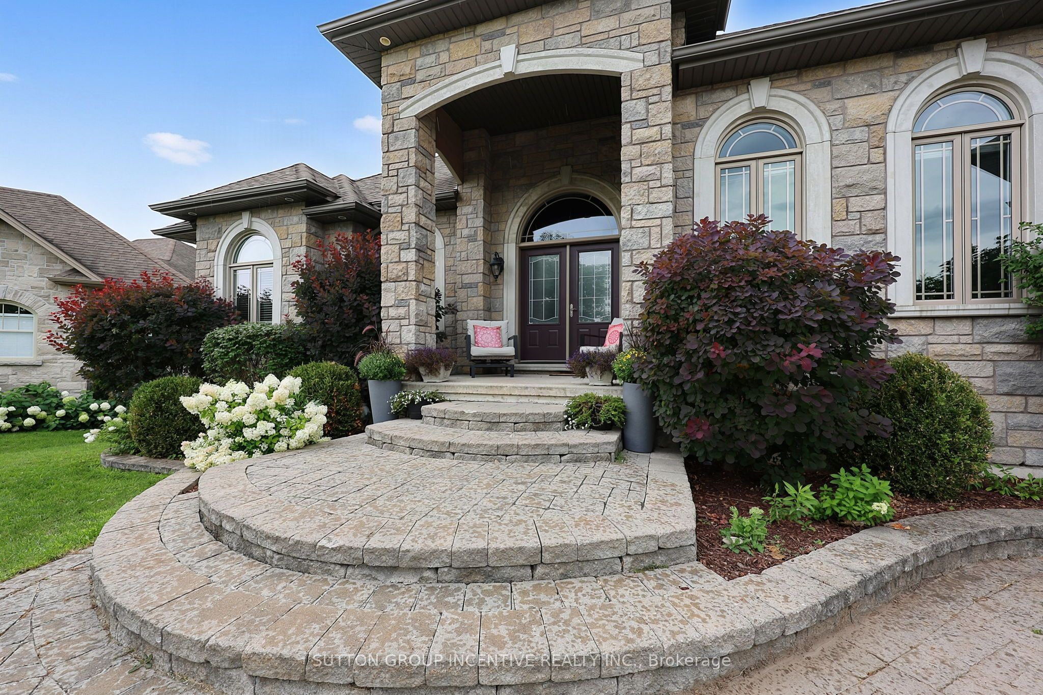 18 Lloyd Cook Drive W Property Photo 11