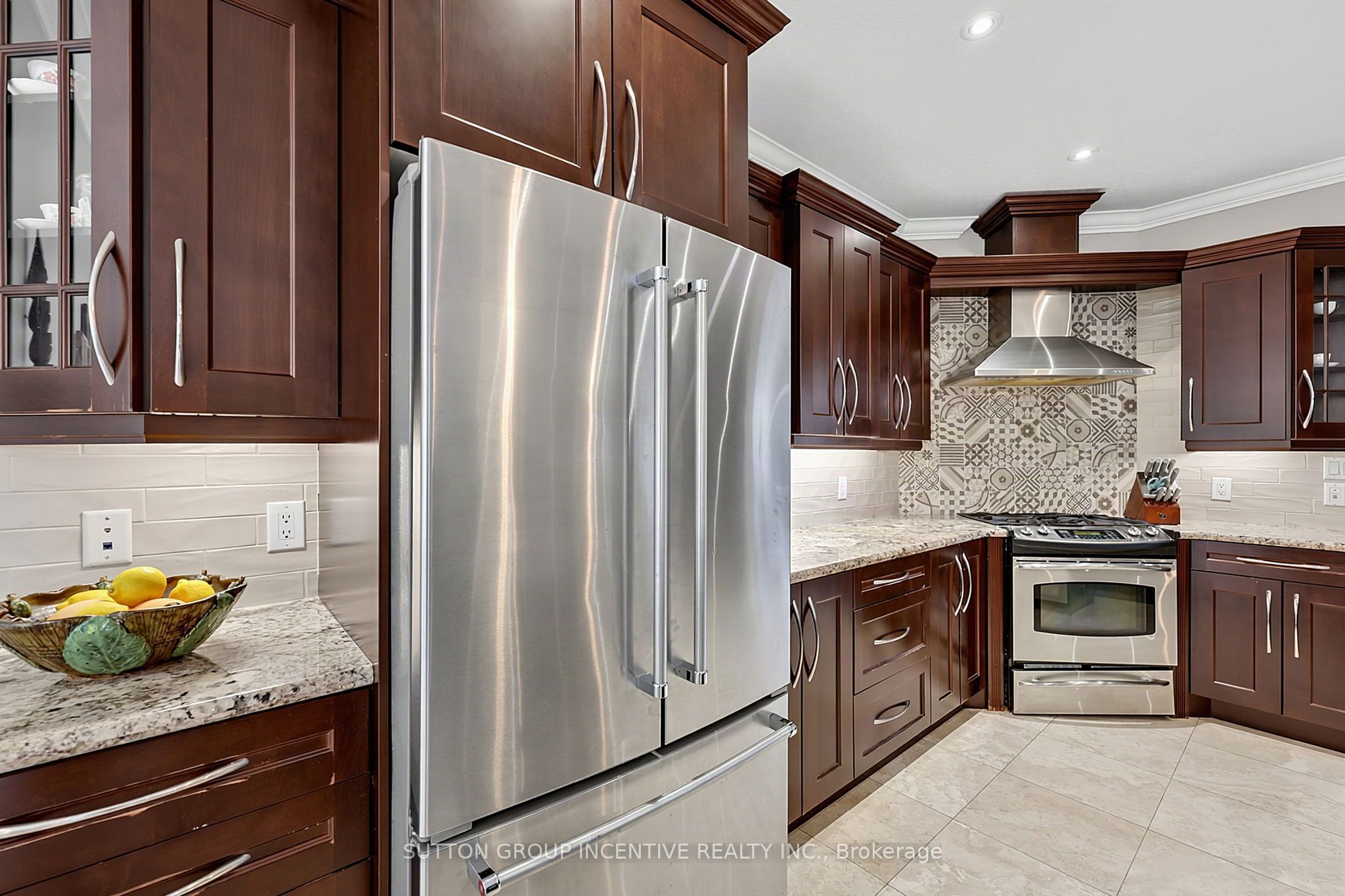 18 Lloyd Cook Drive W Property Photo 20
