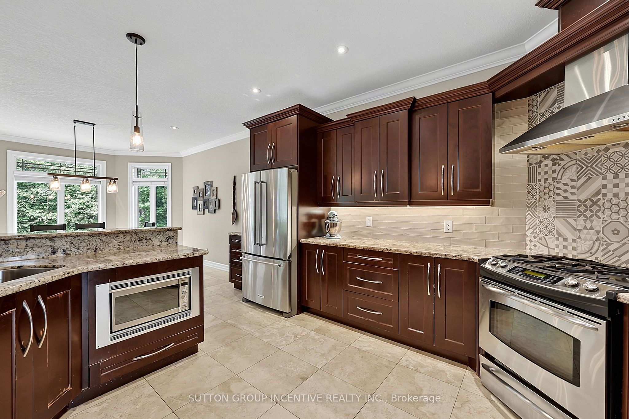 18 Lloyd Cook Drive W Property Photo 22