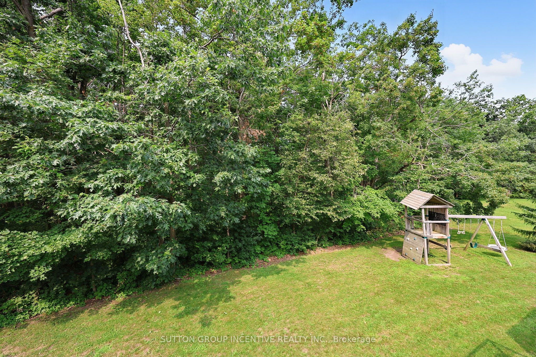 18 Lloyd Cook Drive W Property Photo 29