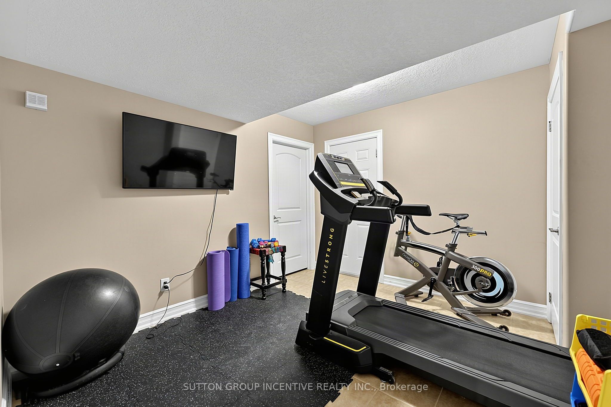 18 Lloyd Cook Drive W Property Photo 47