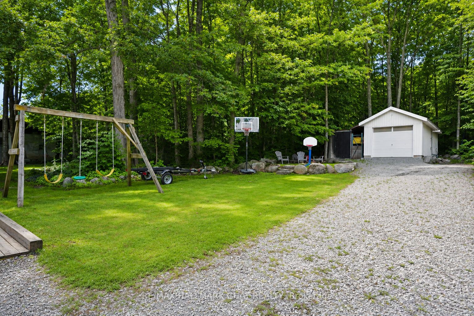 375 Robins Point Road Property Photo 4