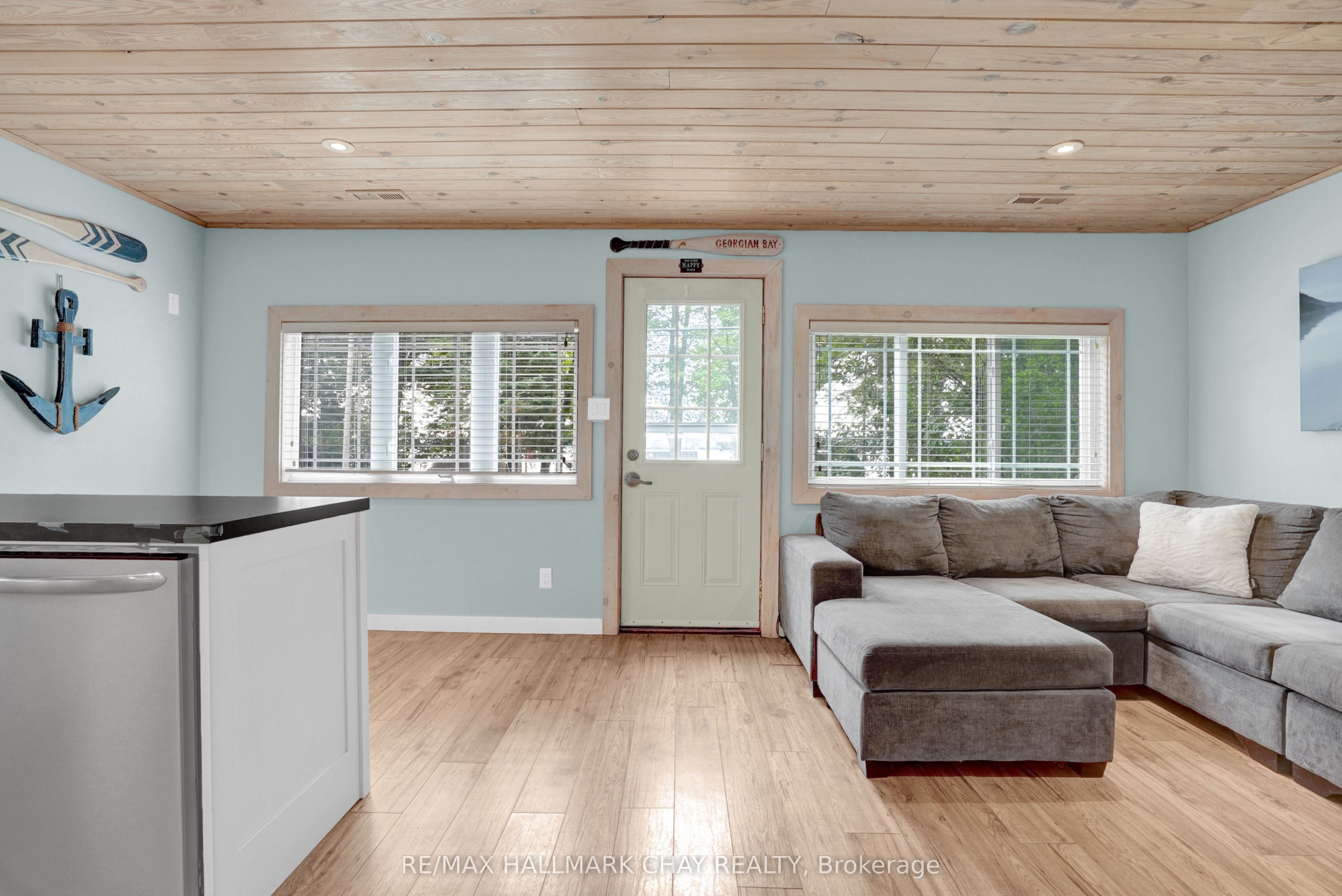 375 Robins Point Road Property Photo 5