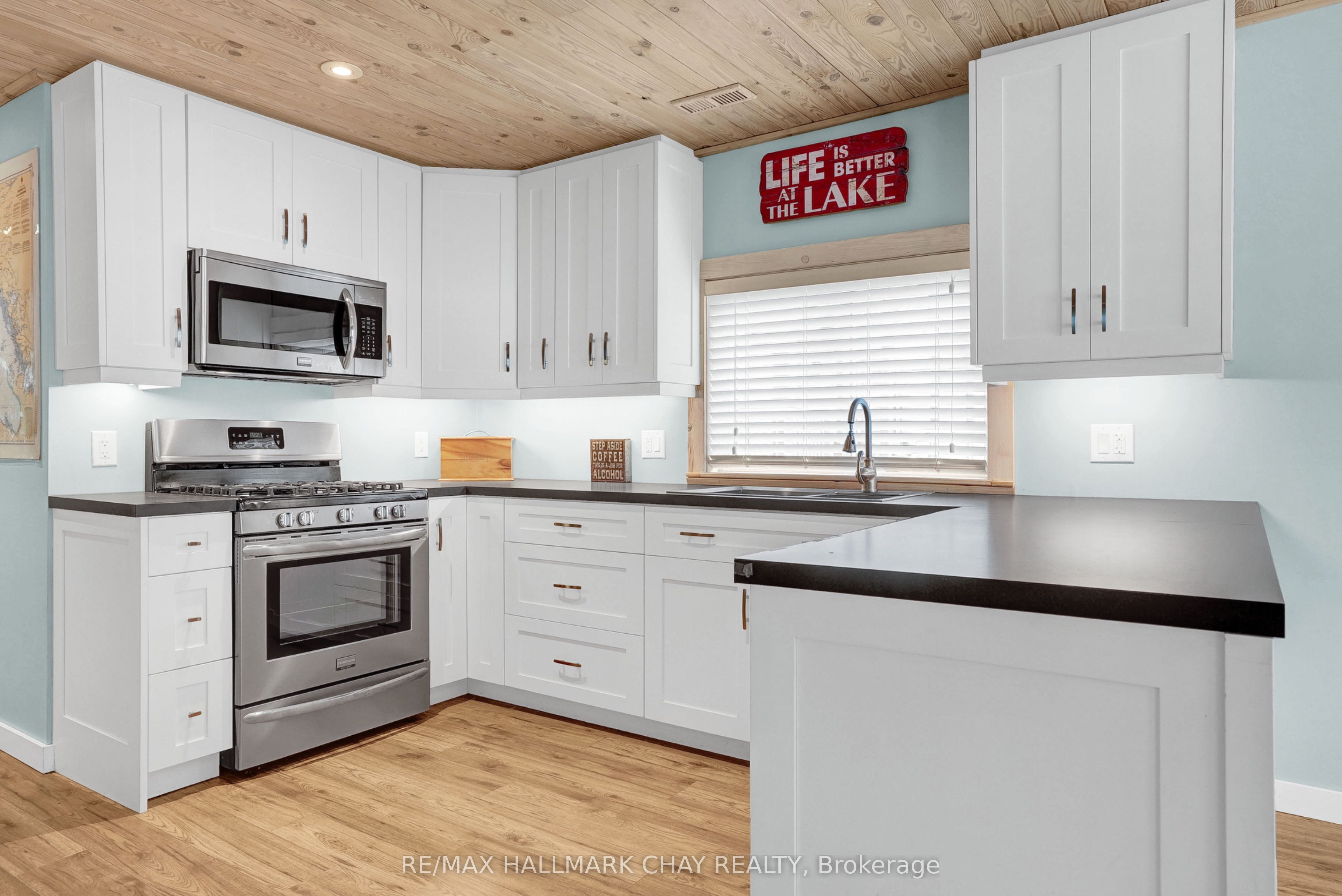 375 Robins Point Road Property Photo 6