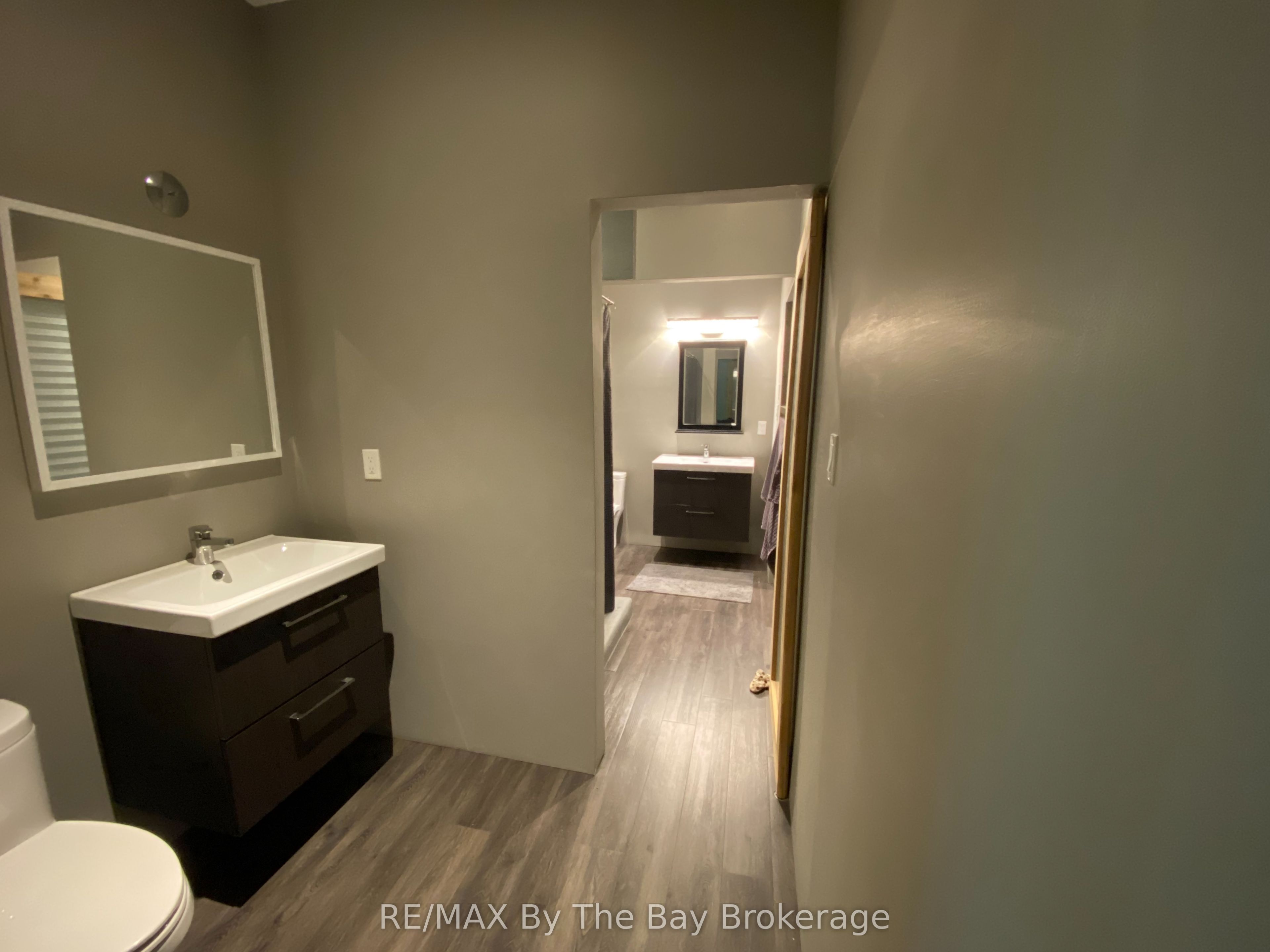 33 St. Laurent Boulevard Property Photo 7