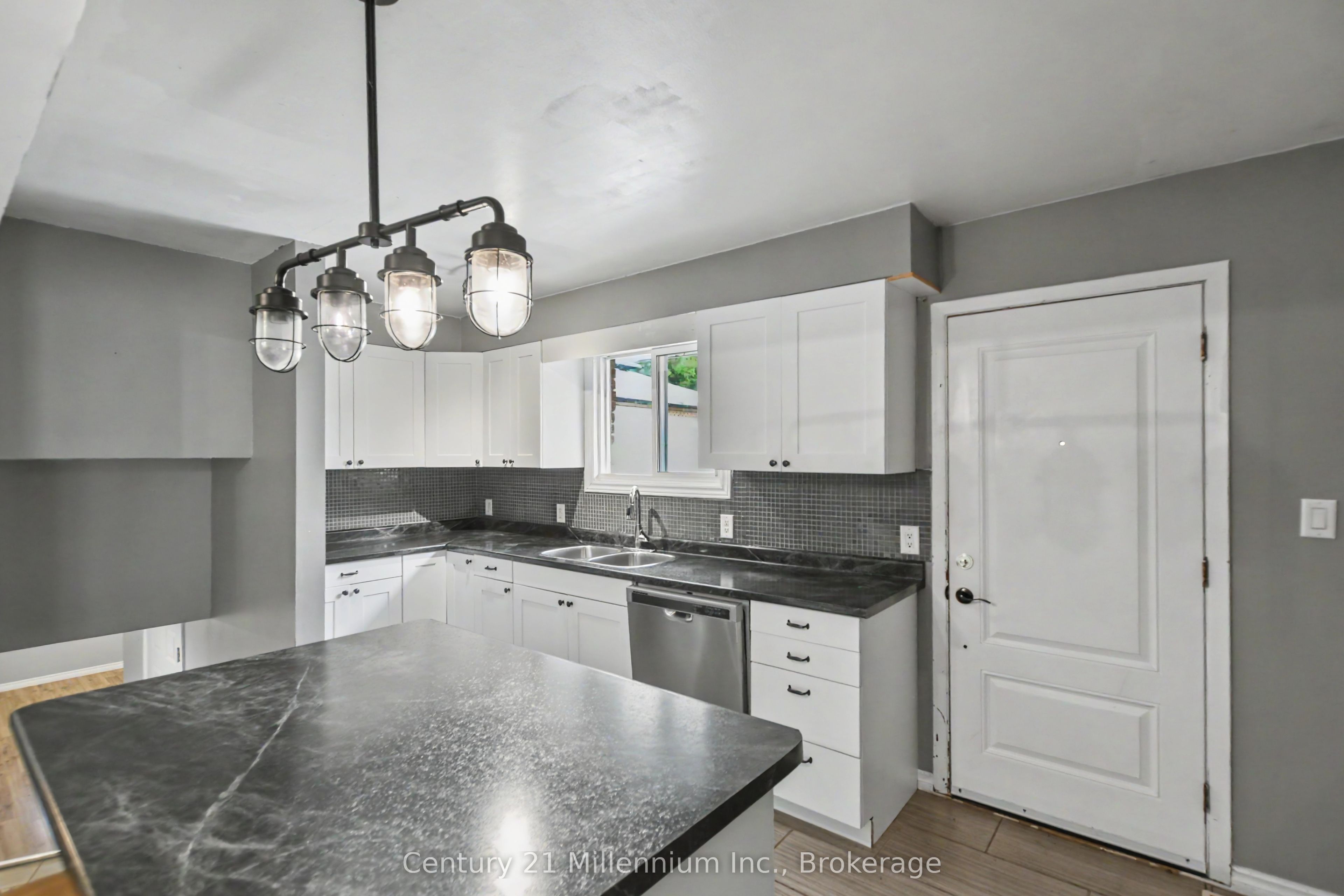 408 Walnut Street Property Photo 6