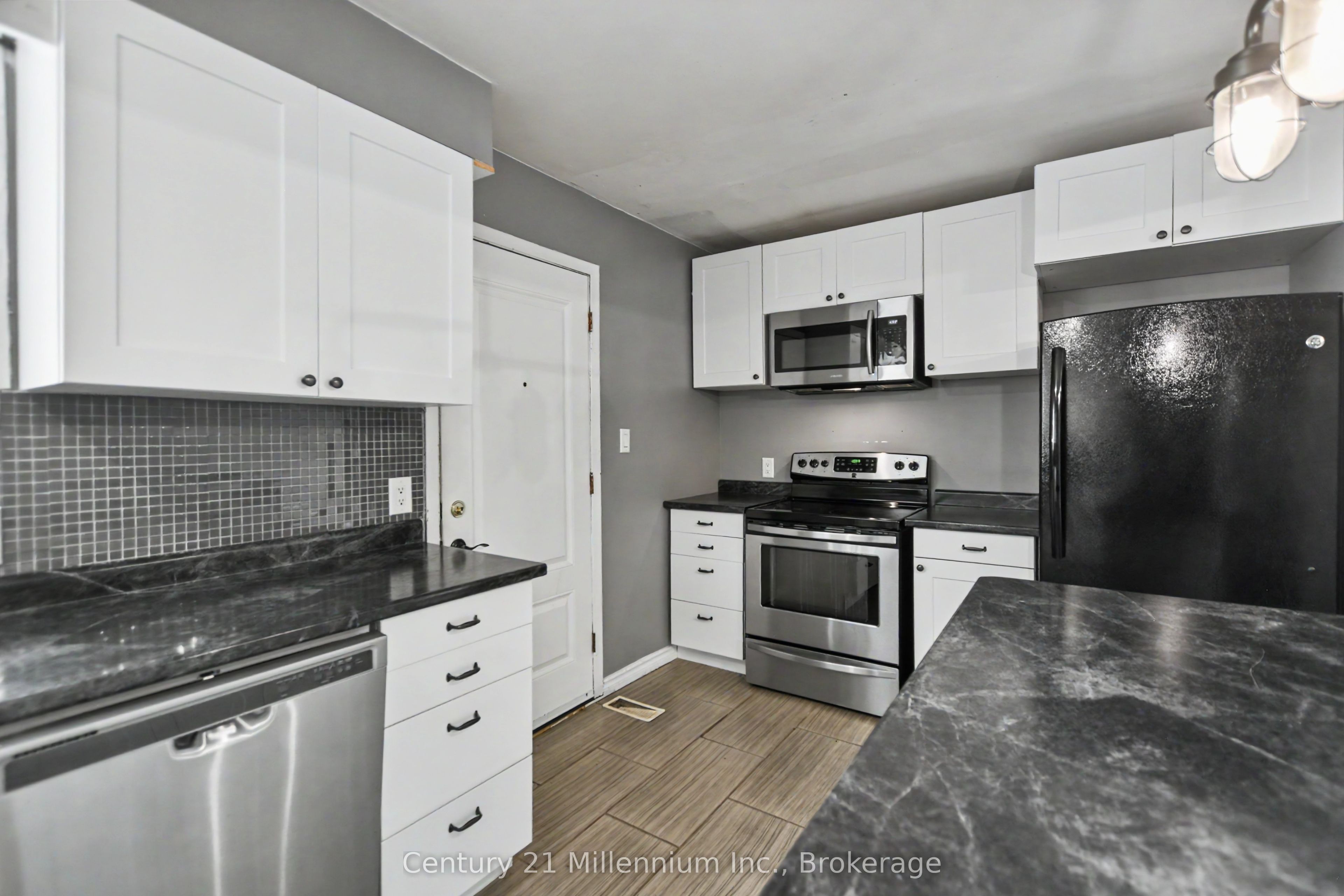 408 Walnut Street Property Photo 9