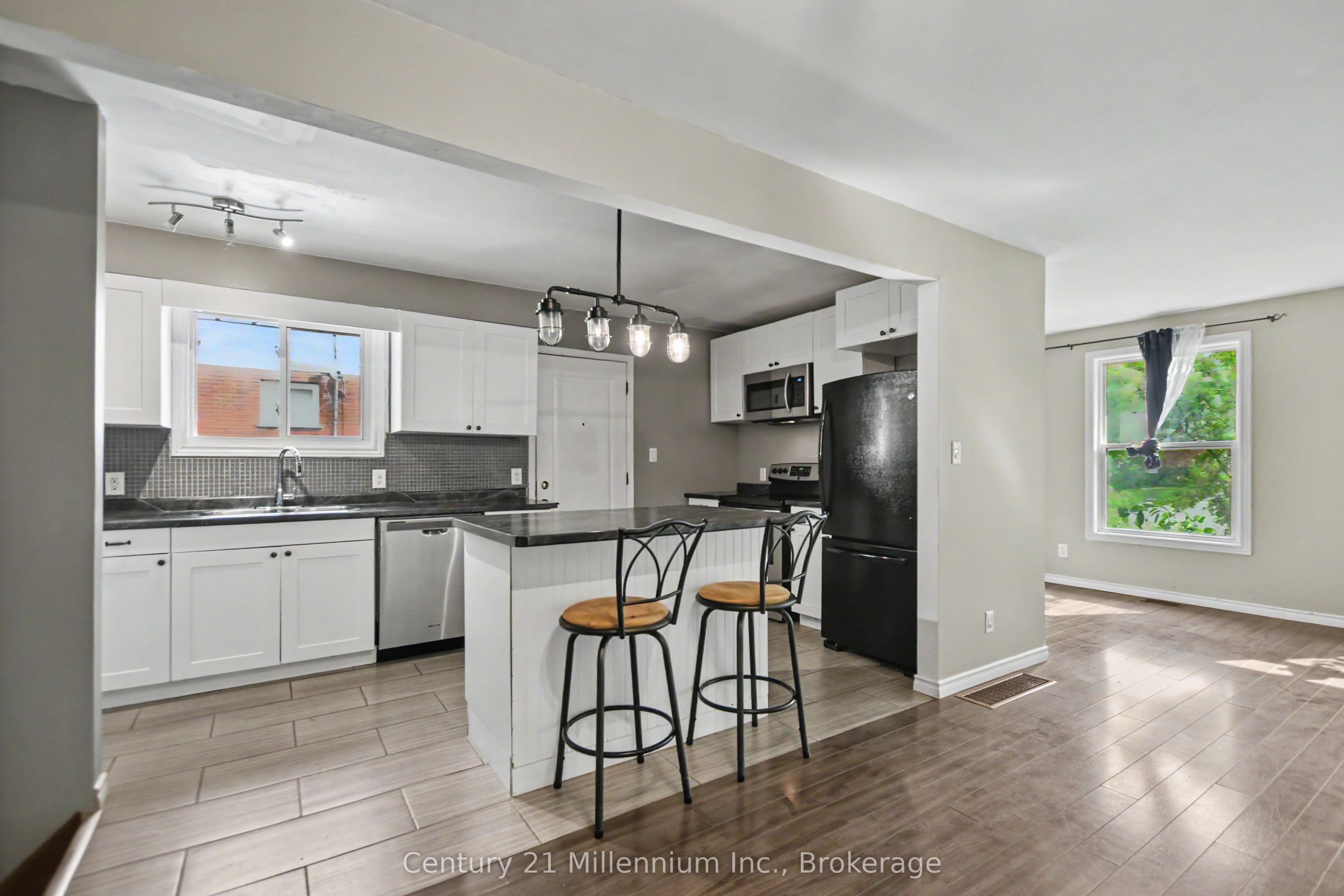 408 Walnut Street Property Photo 11