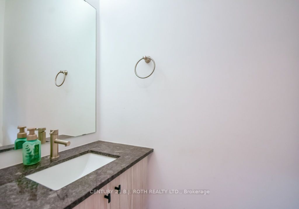 35 Pumpkin Corner Crescent Property Photo 5