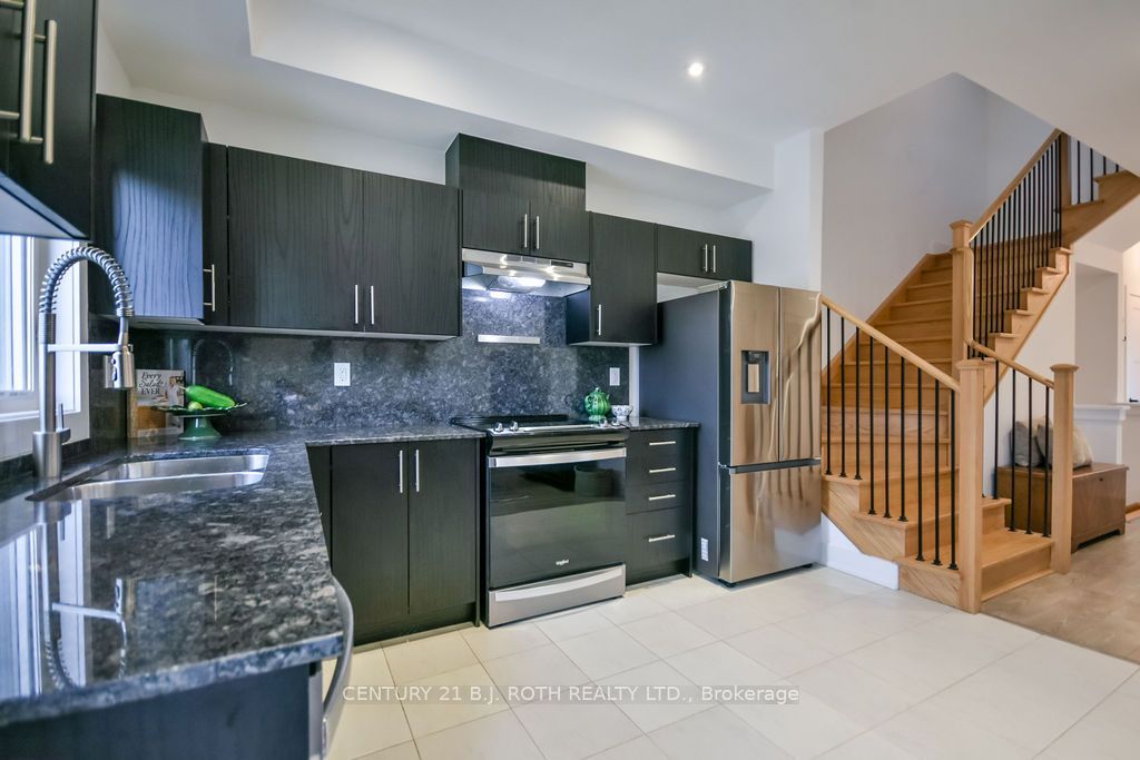 35 Pumpkin Corner Crescent Property Photo 9