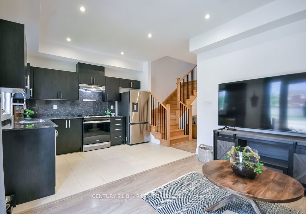 35 Pumpkin Corner Crescent Property Photo 10