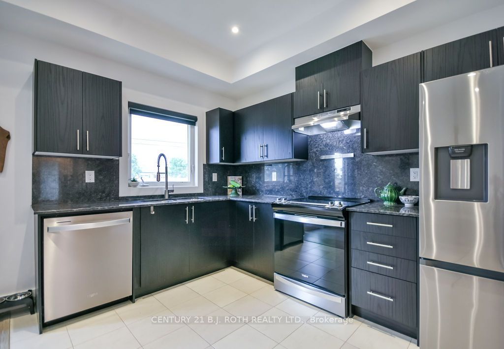 35 Pumpkin Corner Crescent Property Photo 11