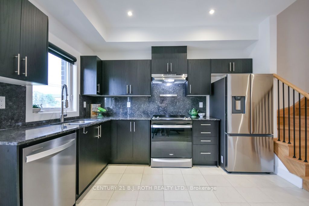 35 Pumpkin Corner Crescent Property Photo 14