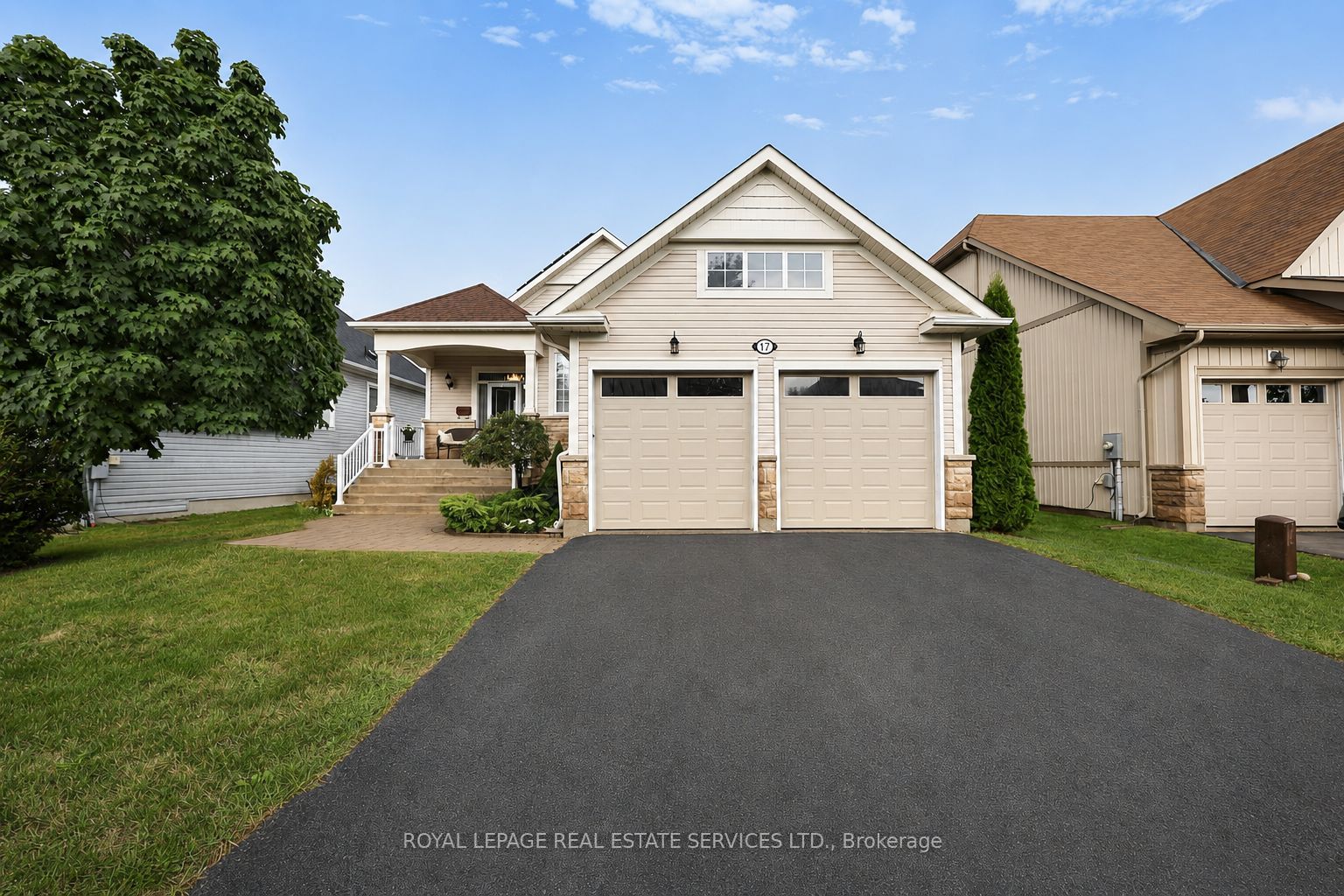 17 LEEWARD Circle Property Photo 1