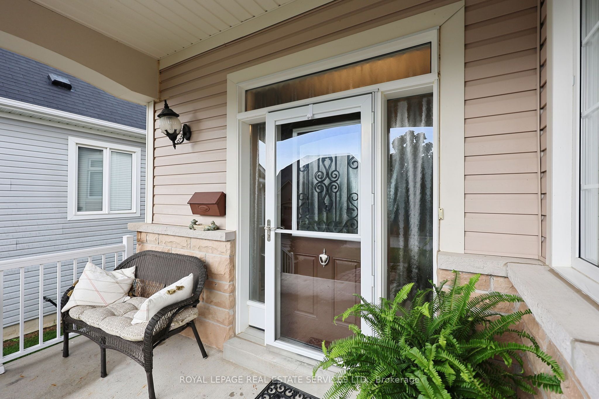 17 Leeward Circle Property Photo 2