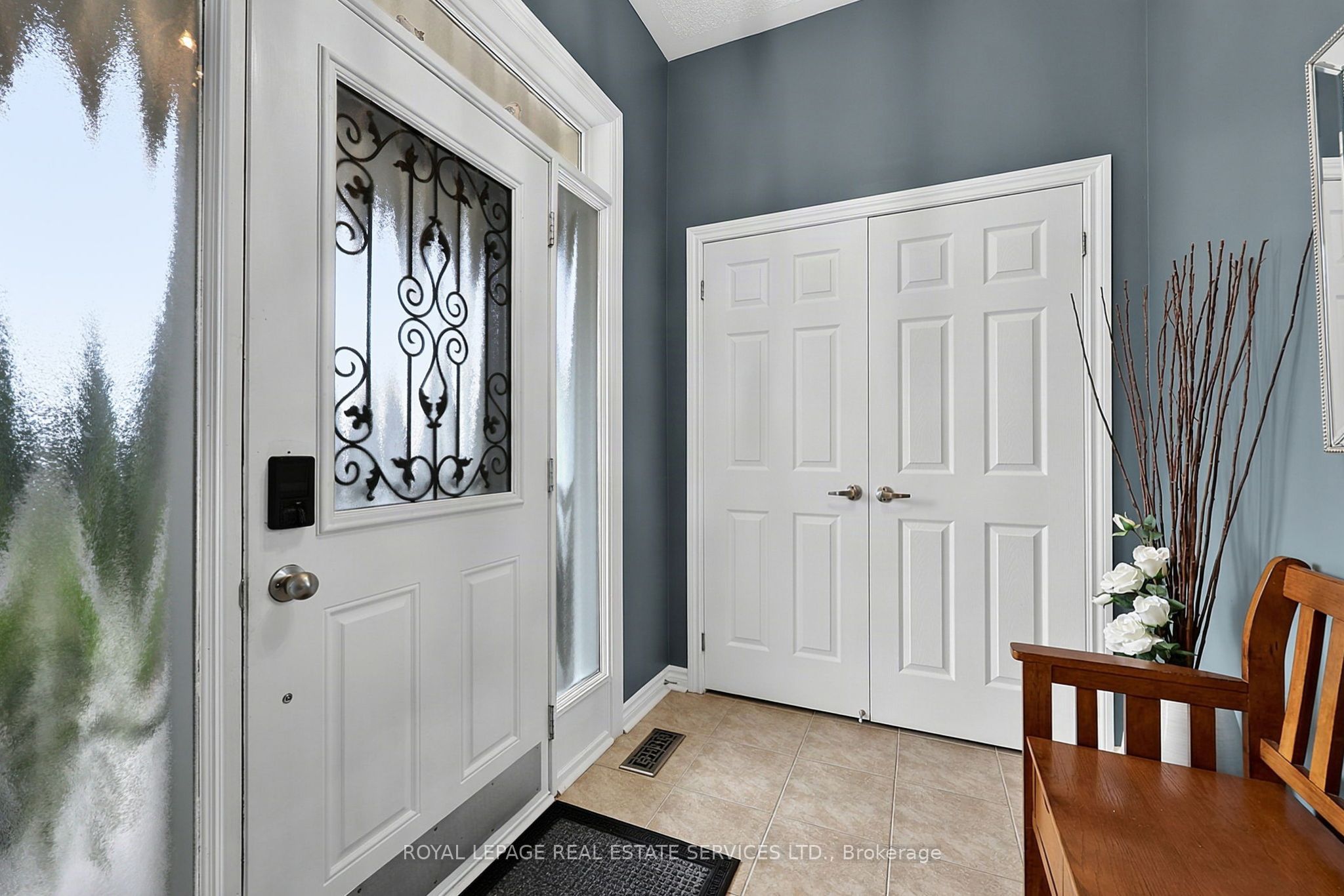 17 Leeward Circle Property Photo 3