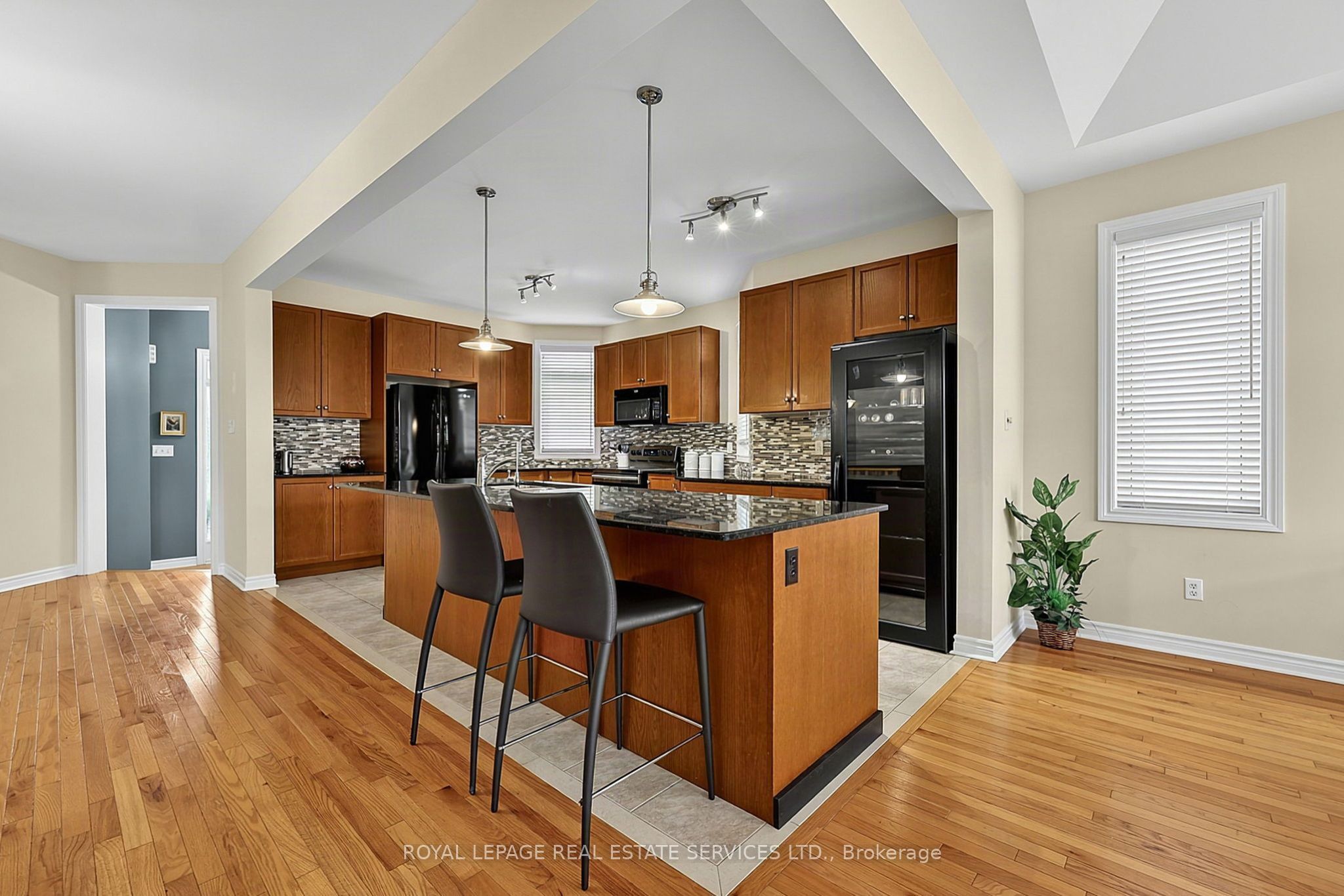 17 Leeward Circle Property Photo 8