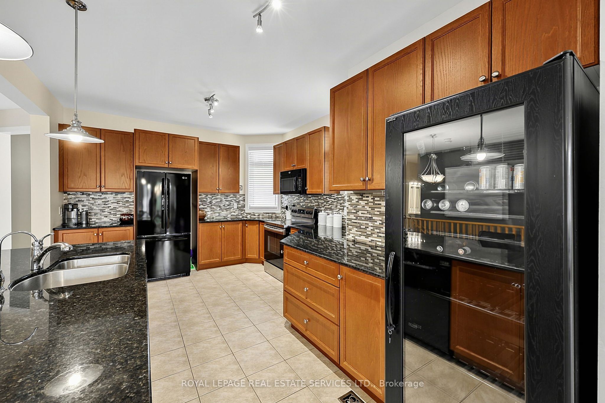 17 Leeward Circle Property Photo 9