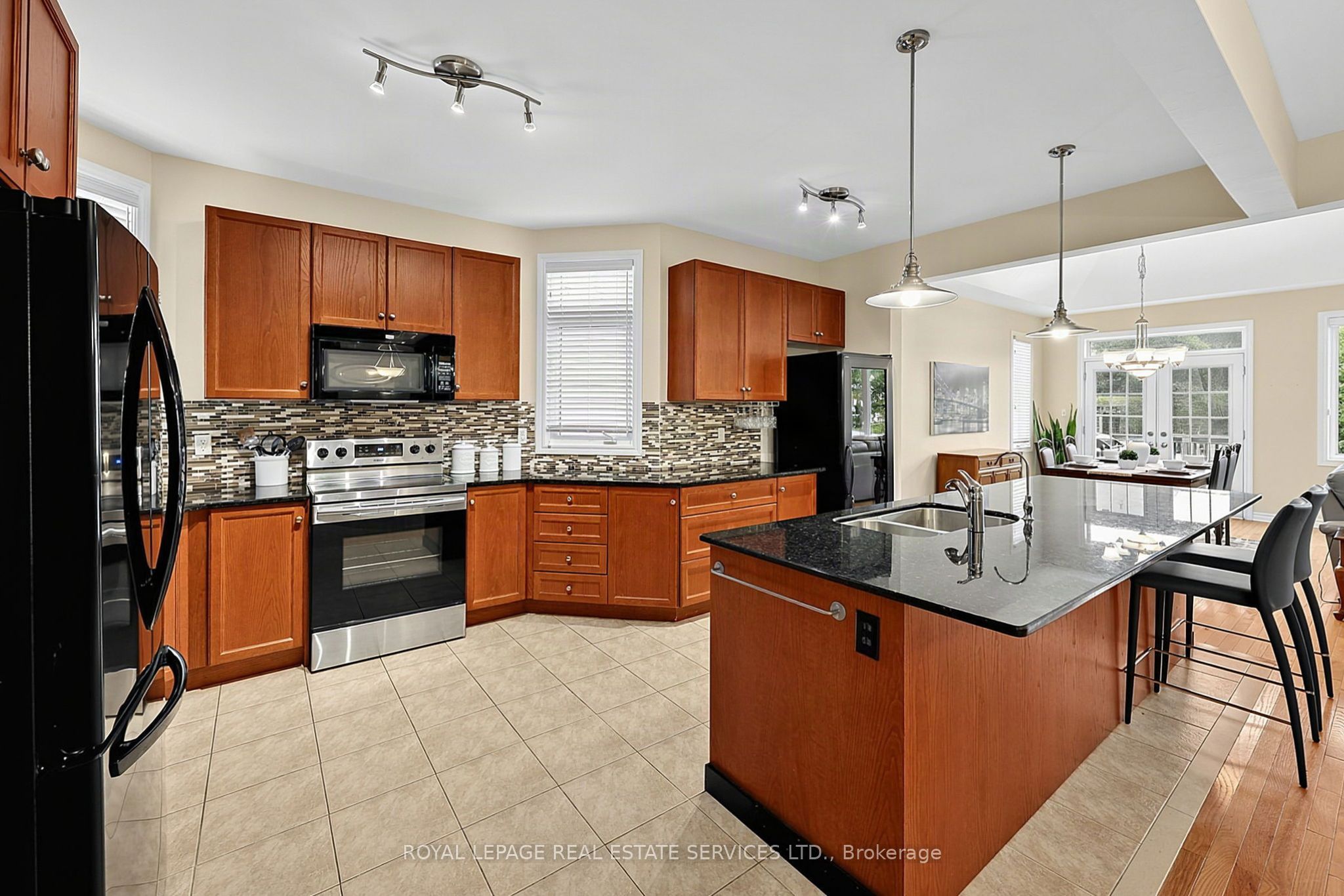 17 Leeward Circle Property Photo 11