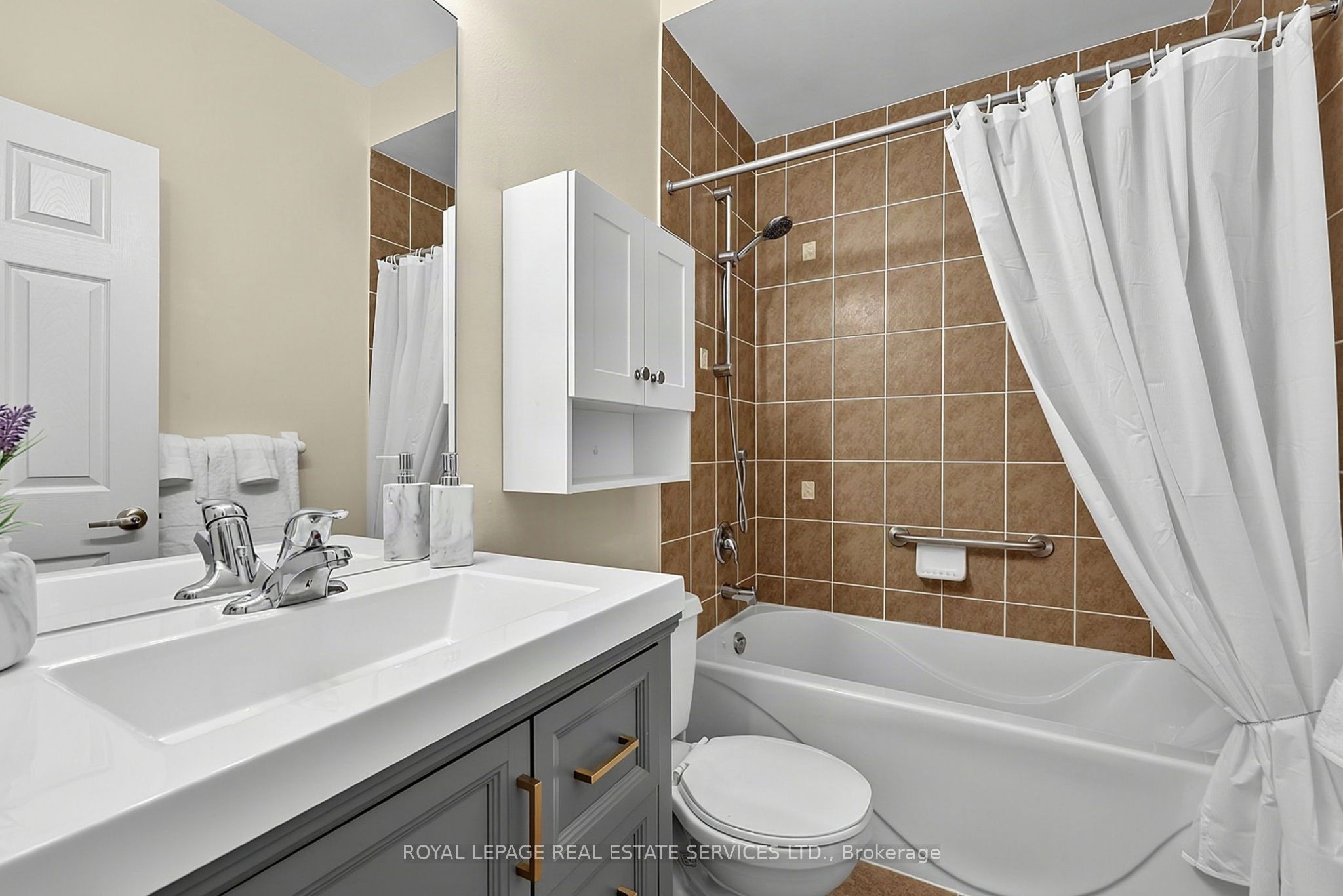 17 Leeward Circle Property Photo 26