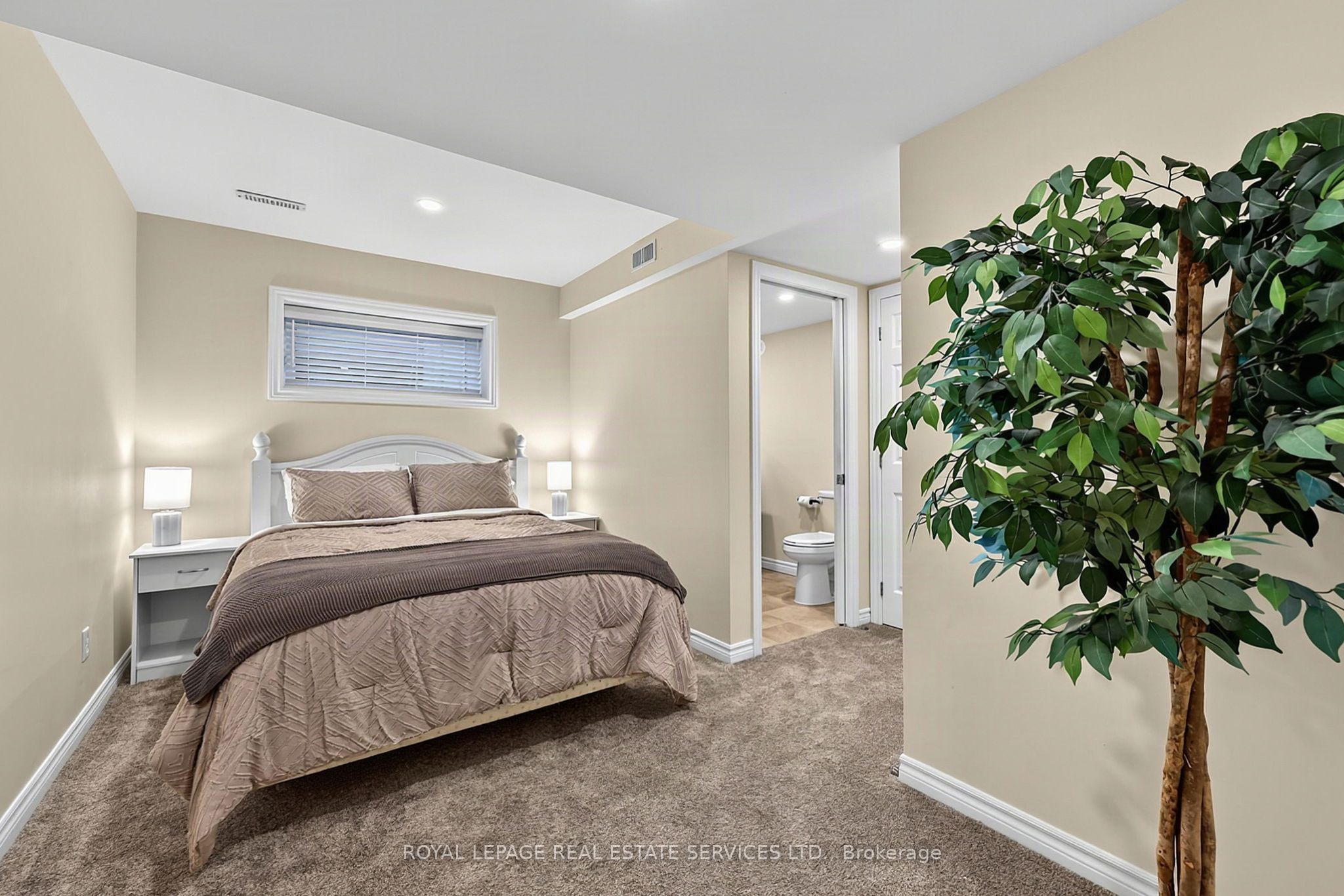 17 Leeward Circle Property Photo 32