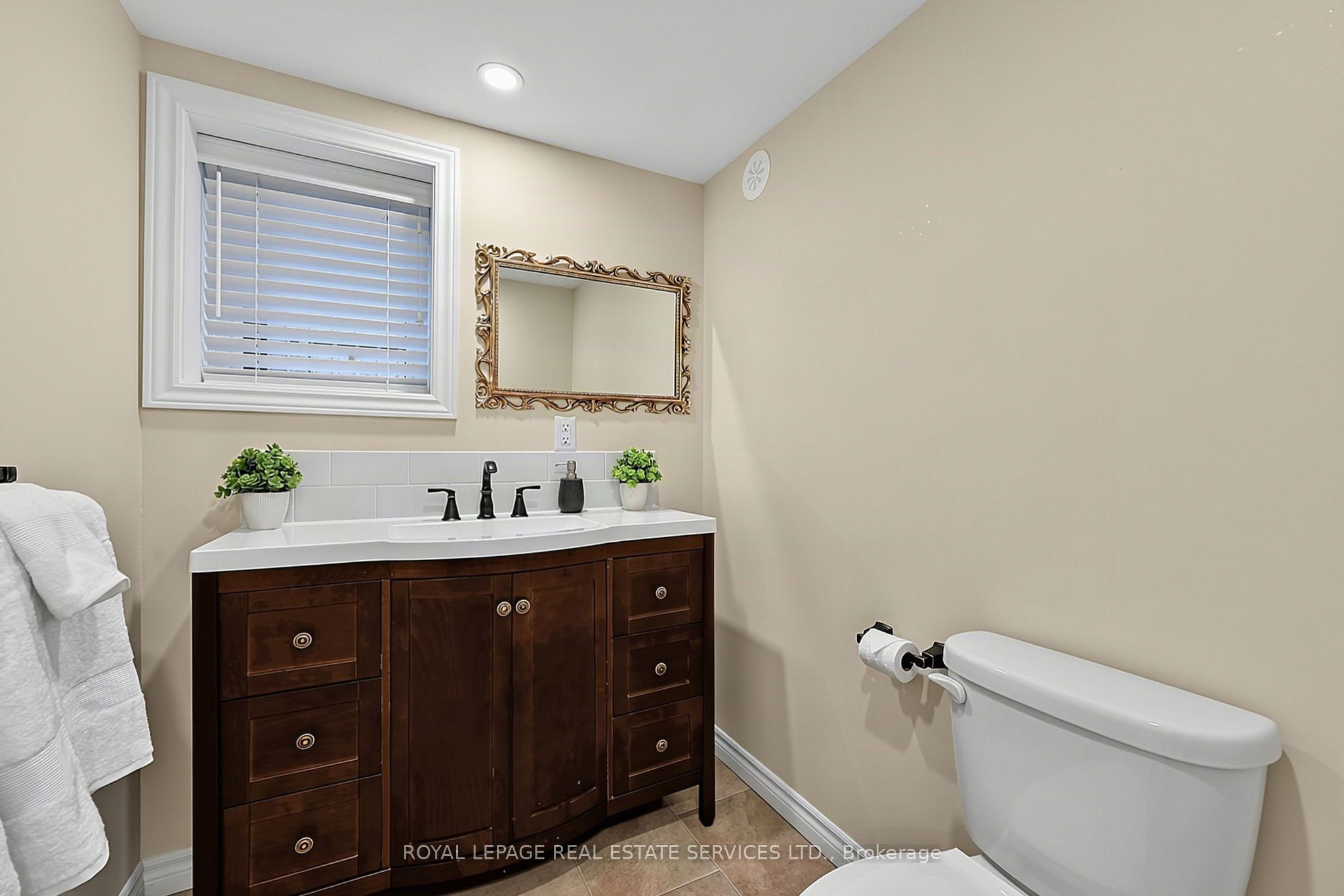 17 Leeward Circle Property Photo 33