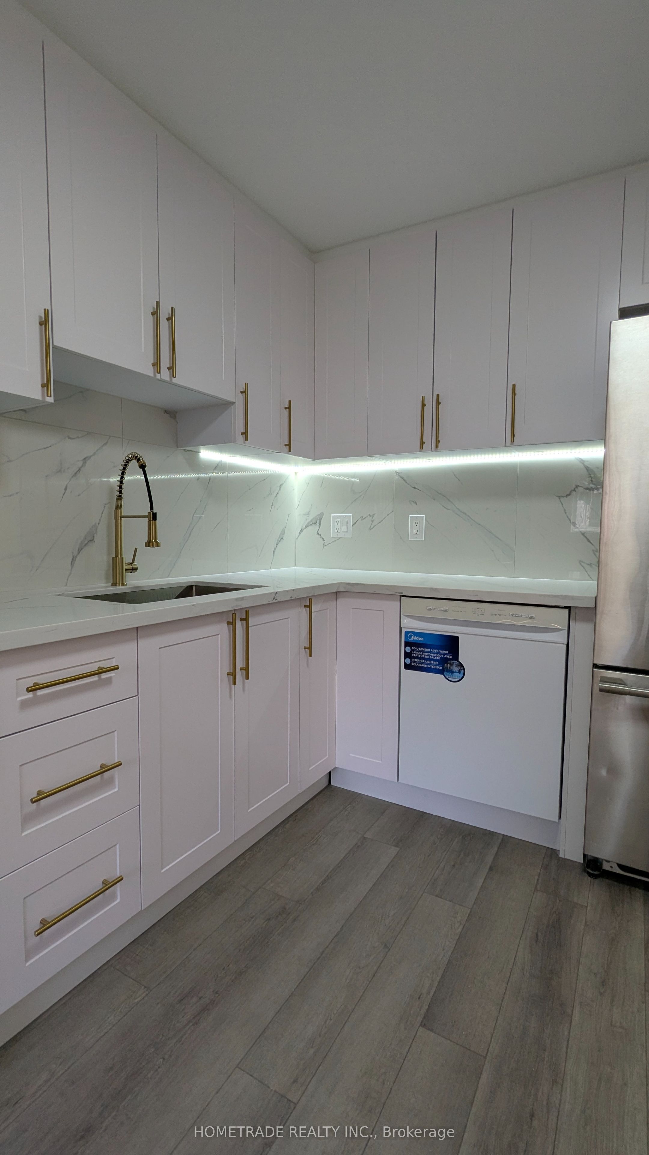 14 Chaucer Crescent Property Photo 8