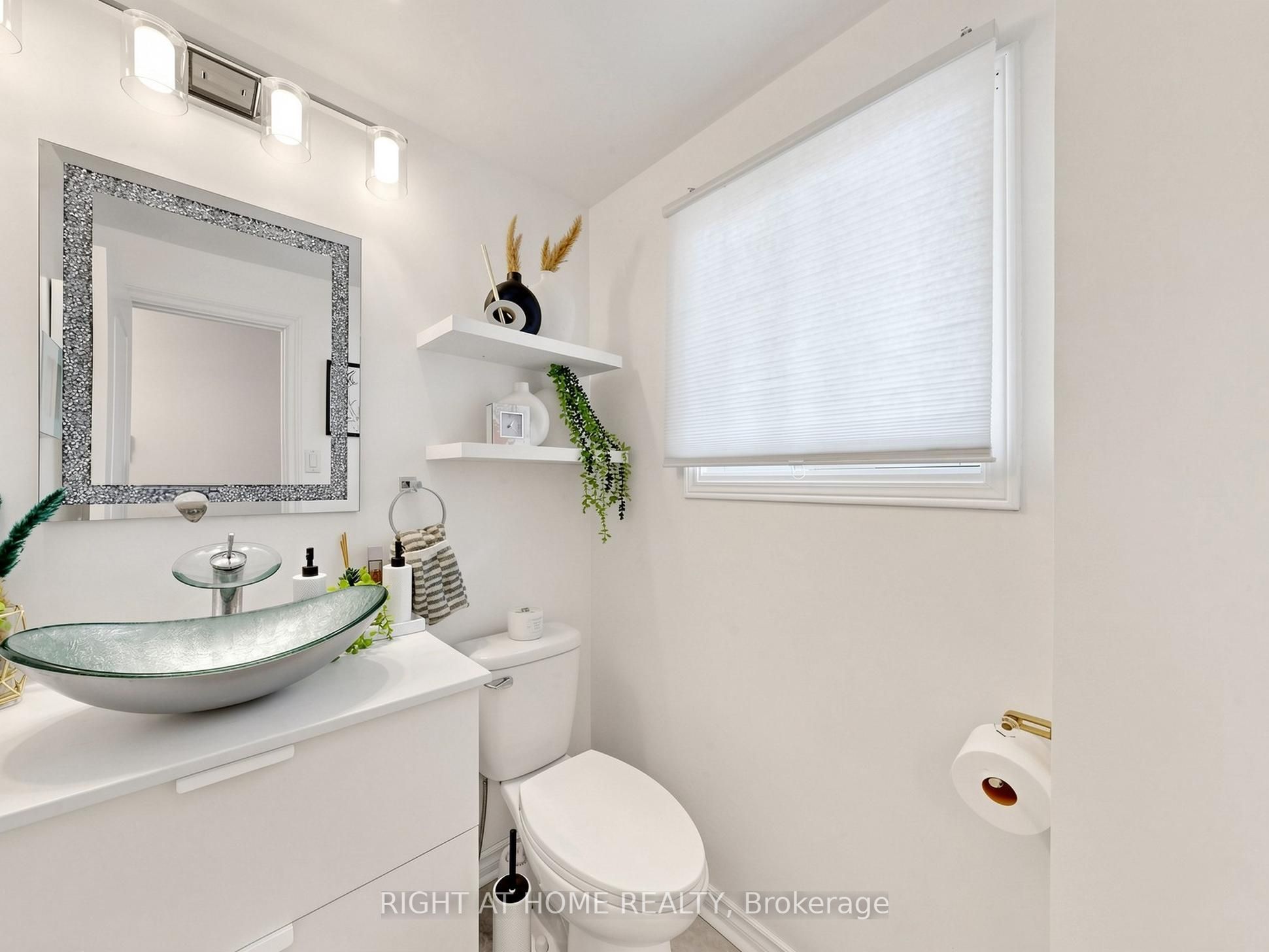 207 Hickling Trail Property Photo 19