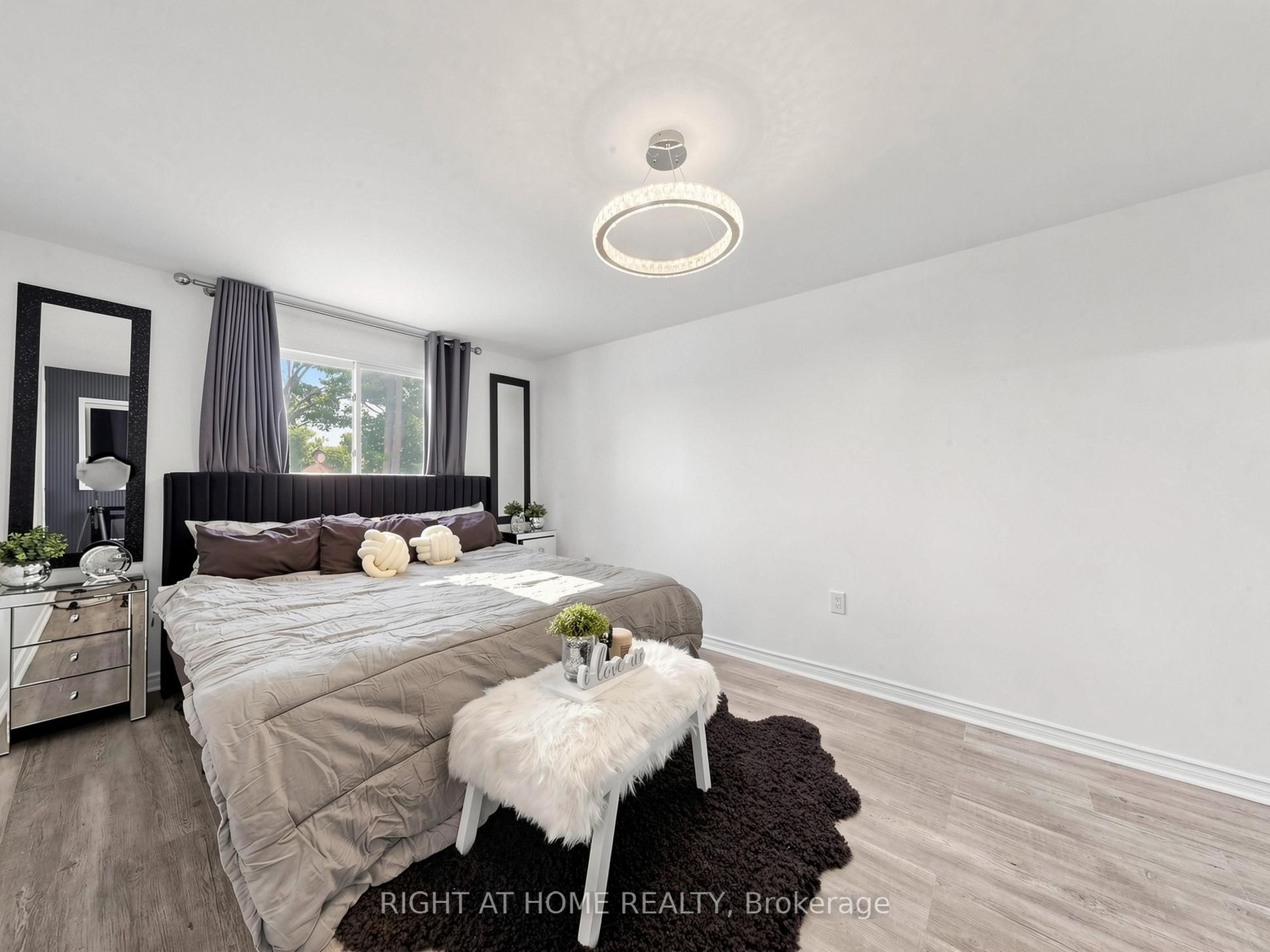 207 Hickling Trail Property Photo 25