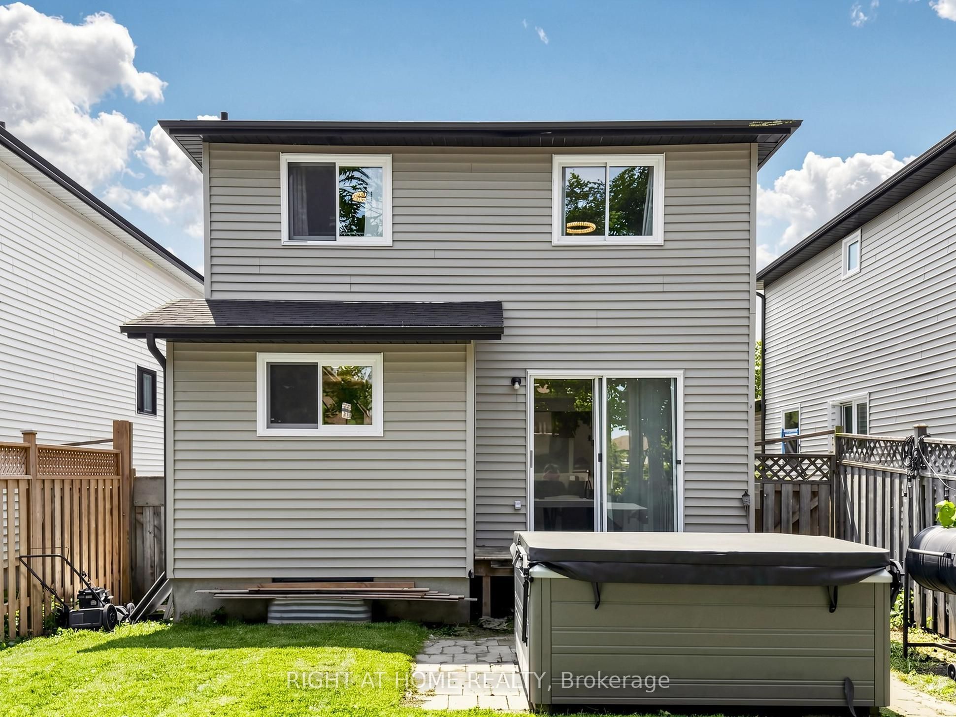 207 Hickling Trail Property Photo 40