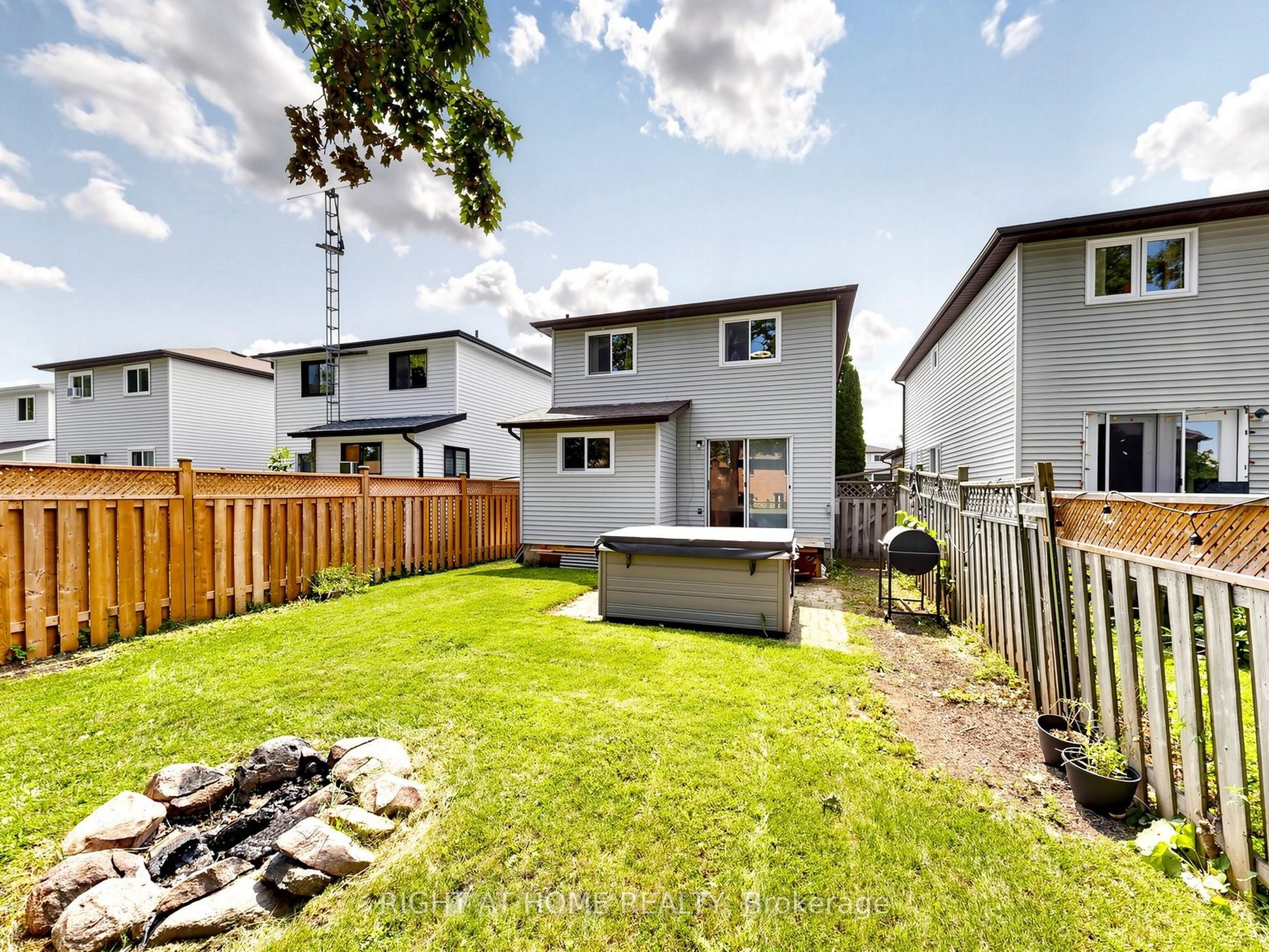 207 Hickling Trail Property Photo 41