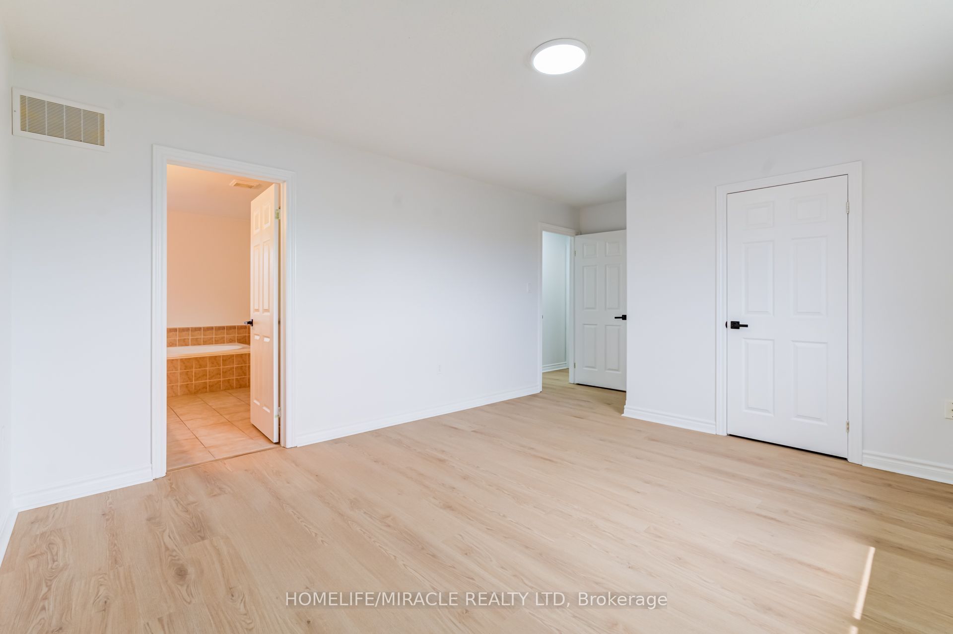 7 Empire Drive Property Photo 23