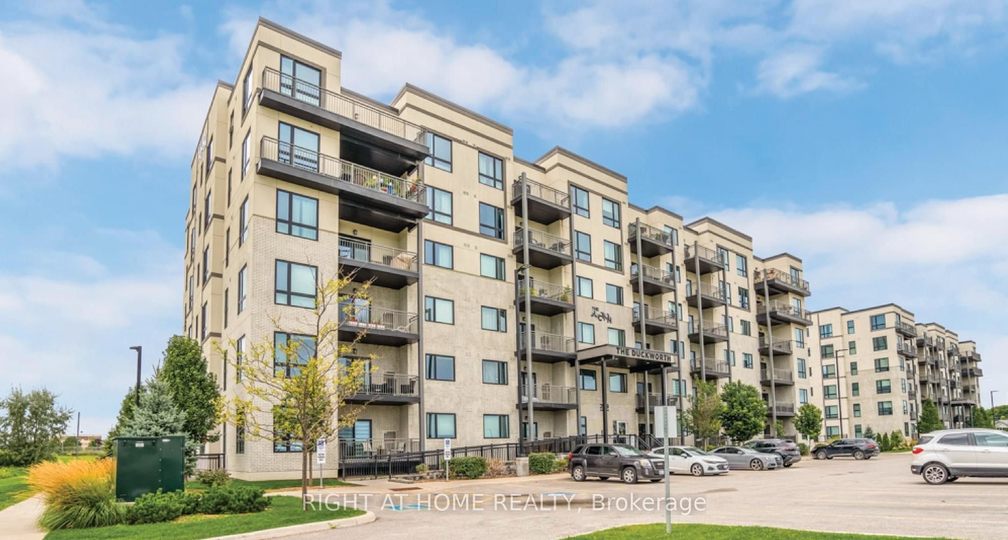 299 Cundles Road E #106 Property Photo 1
