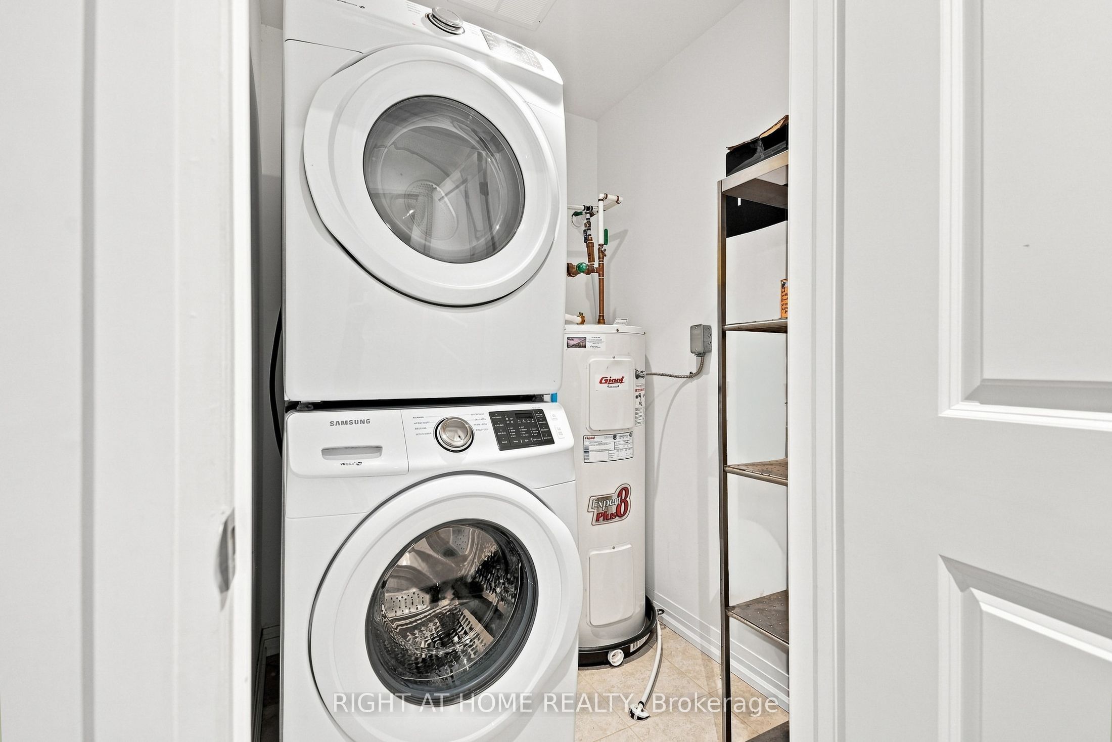 299 Cundles Road E #106 Property Photo 34