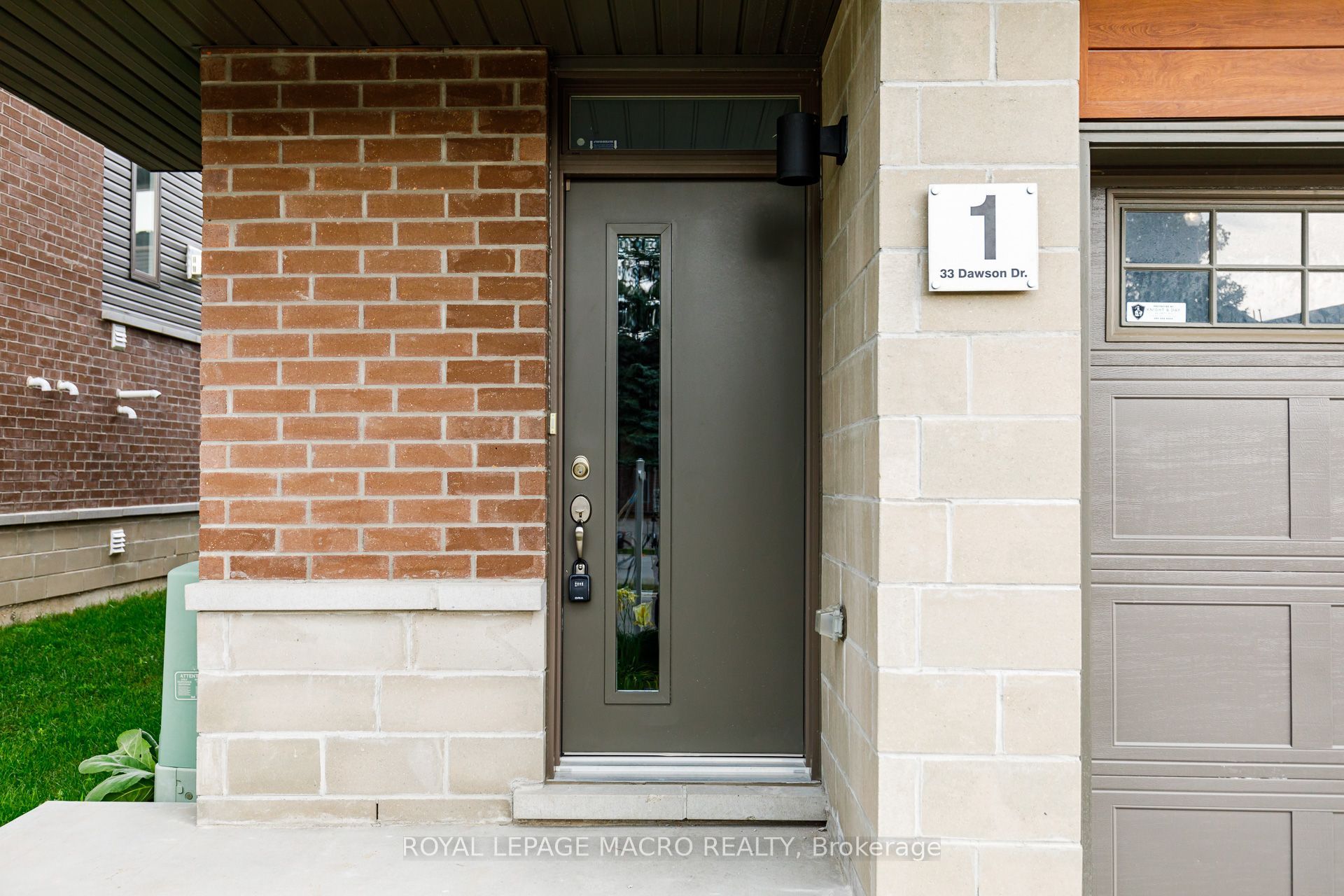 33 Dawson Drive 1 Property Photo 4