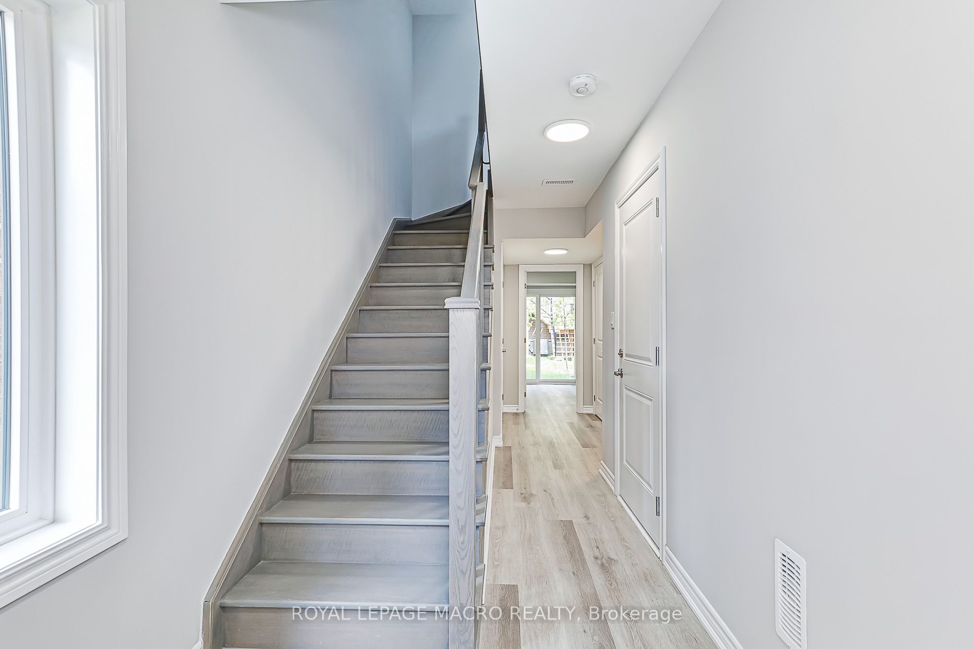33 Dawson Drive 1 Property Photo 6