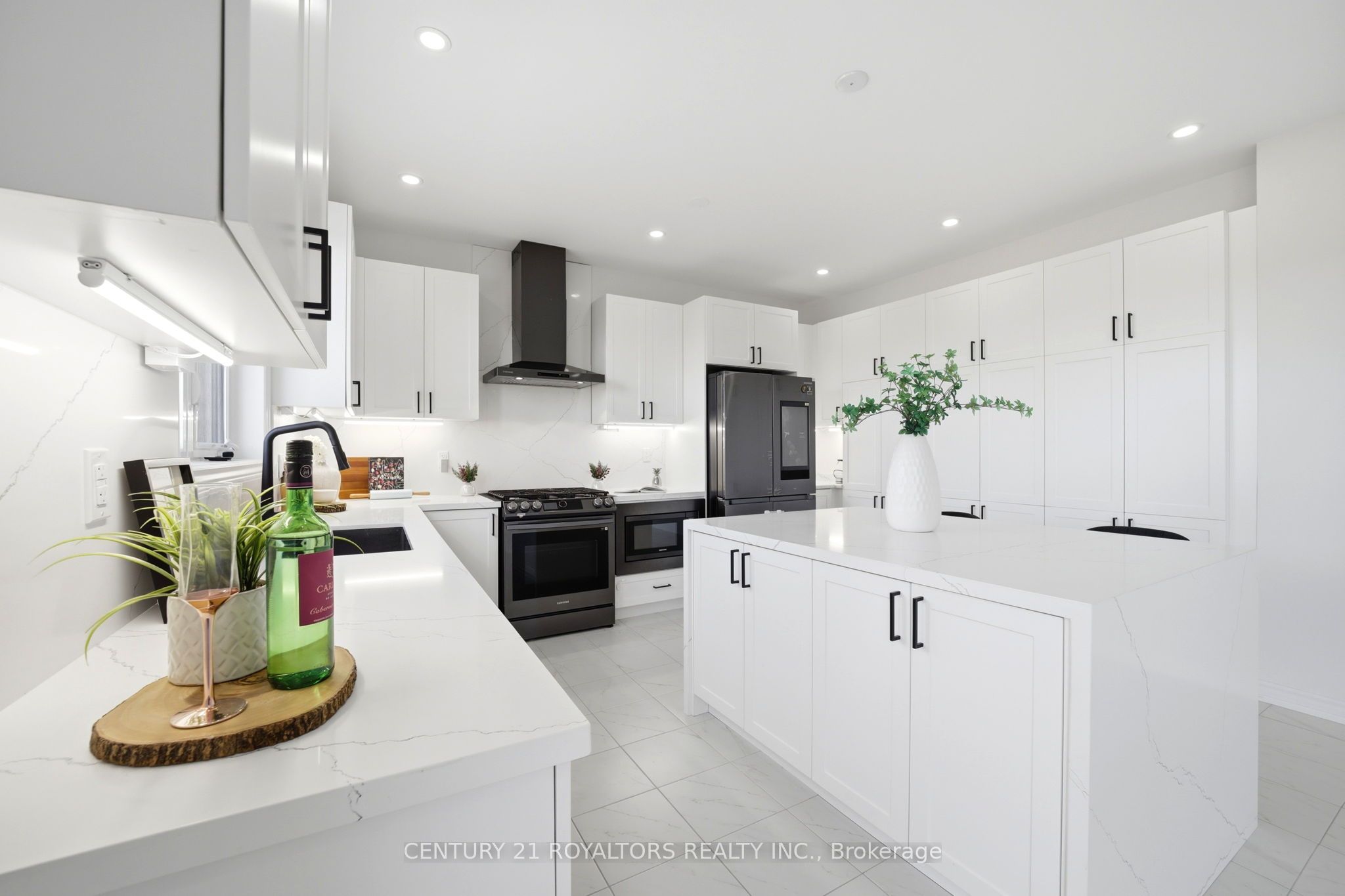 107 Rugman Crescent Property Photo 16