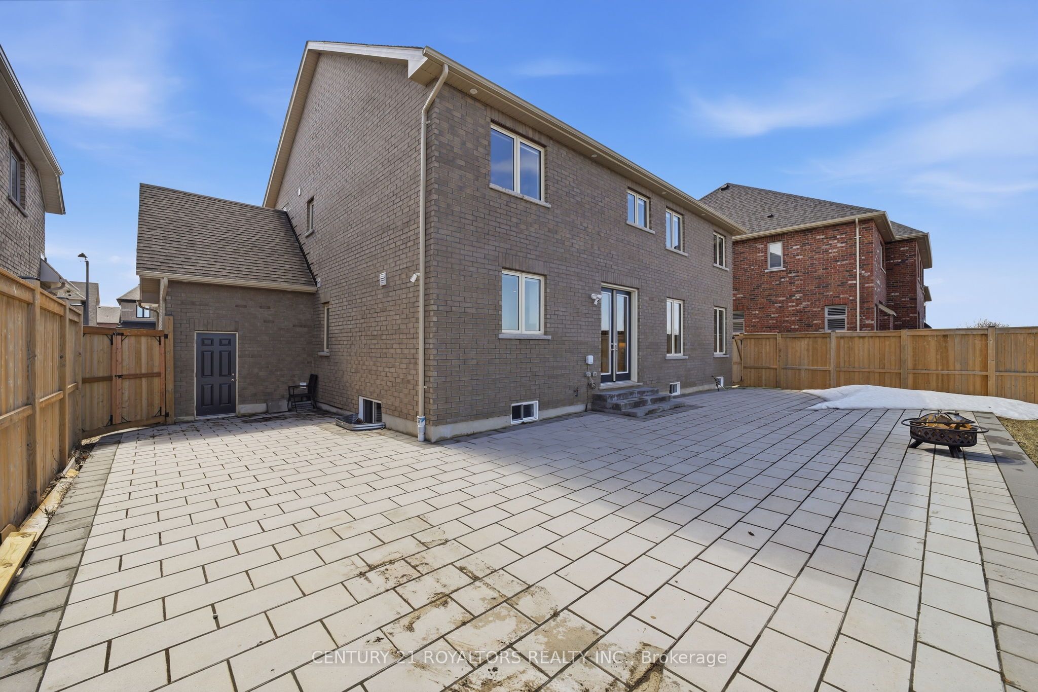 107 Rugman Crescent Property Photo 42