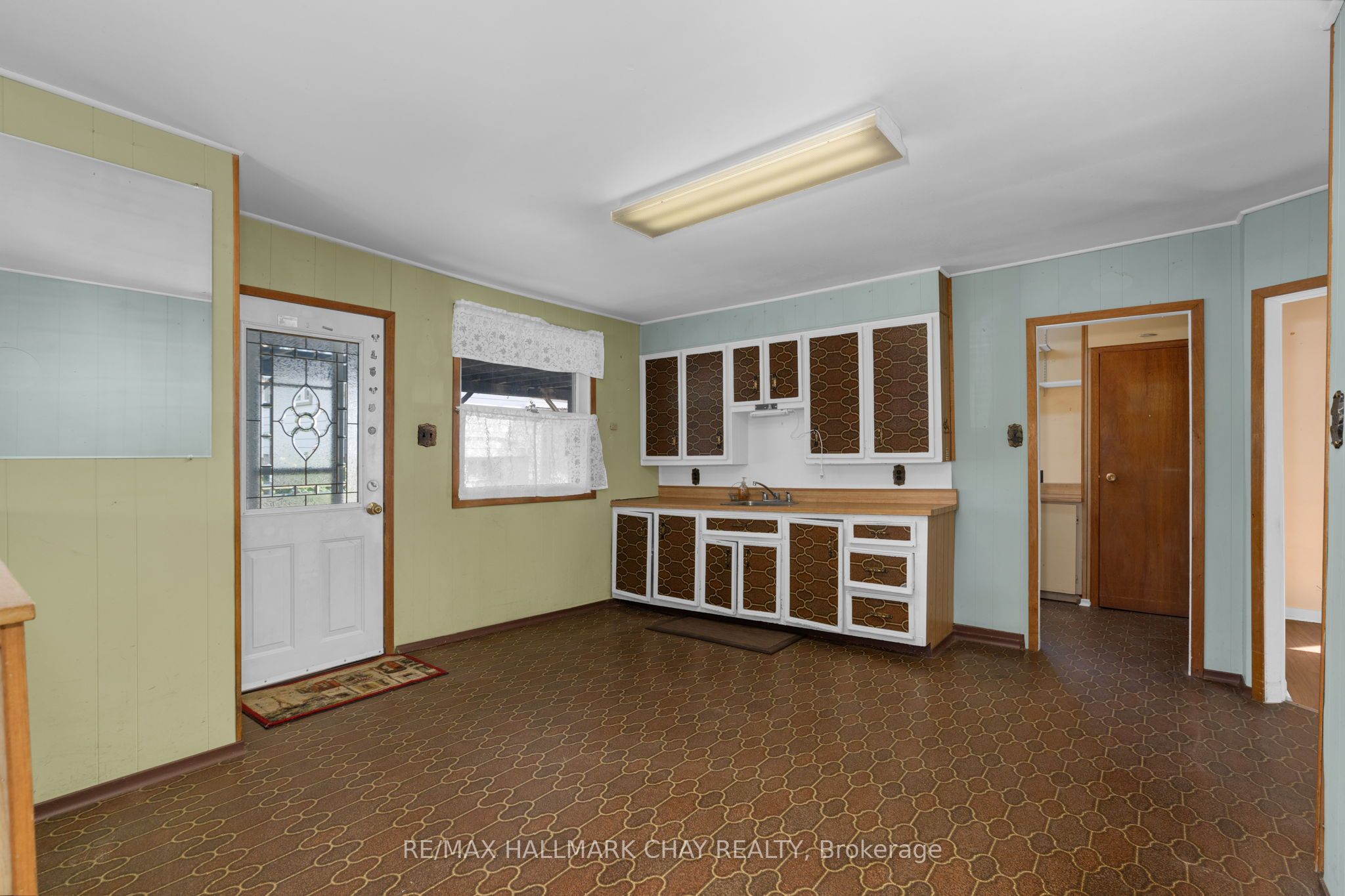 7 Caroline Street E Property Photo 7