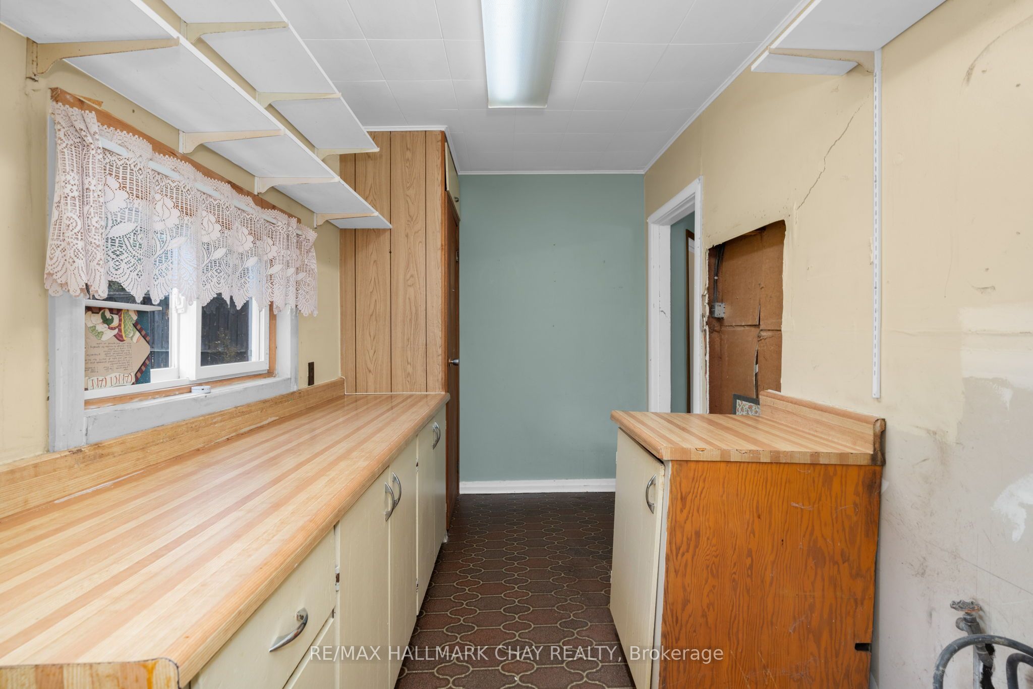 7 Caroline Street E Property Photo 11