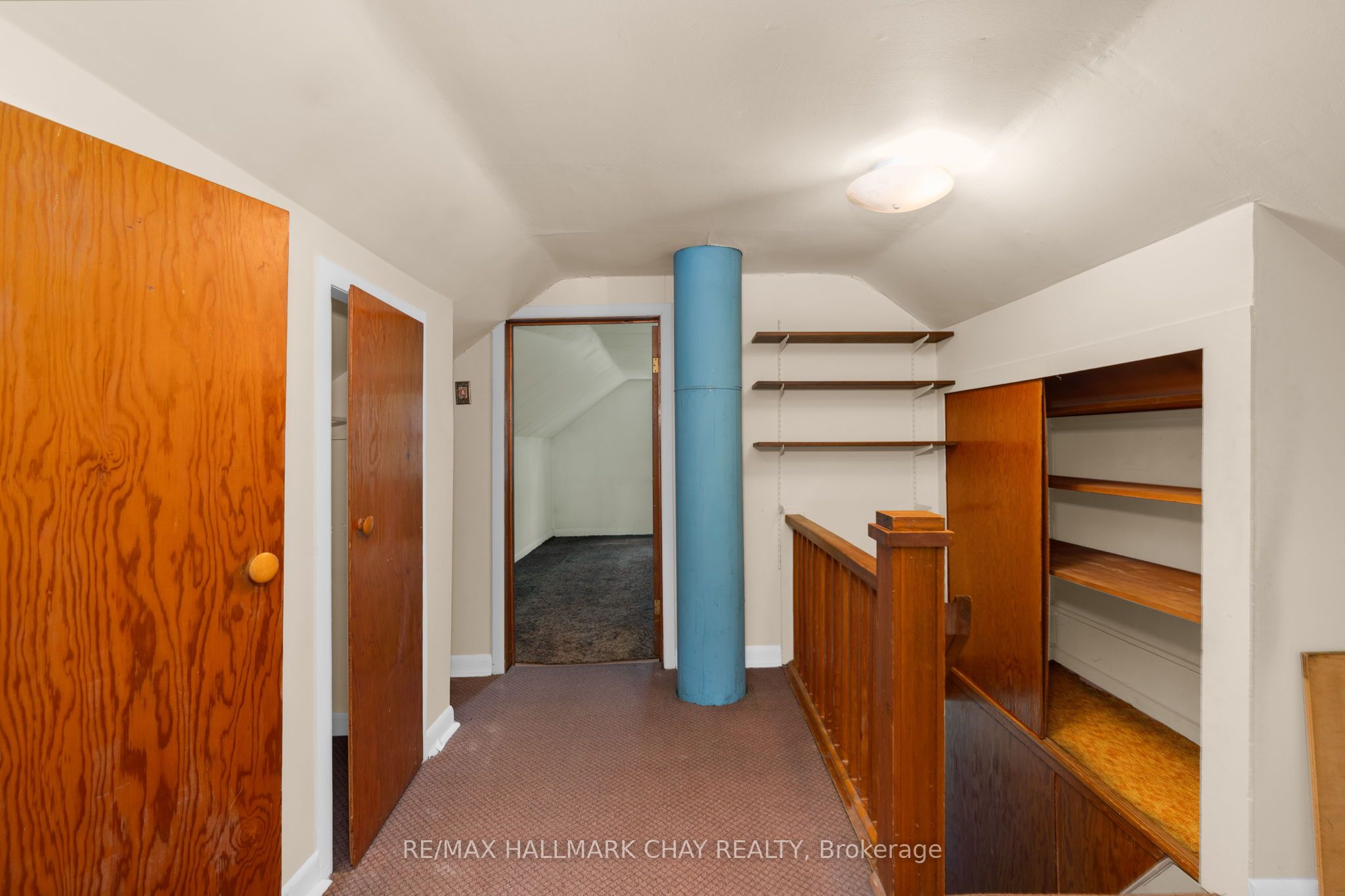 7 Caroline Street E Property Photo 17