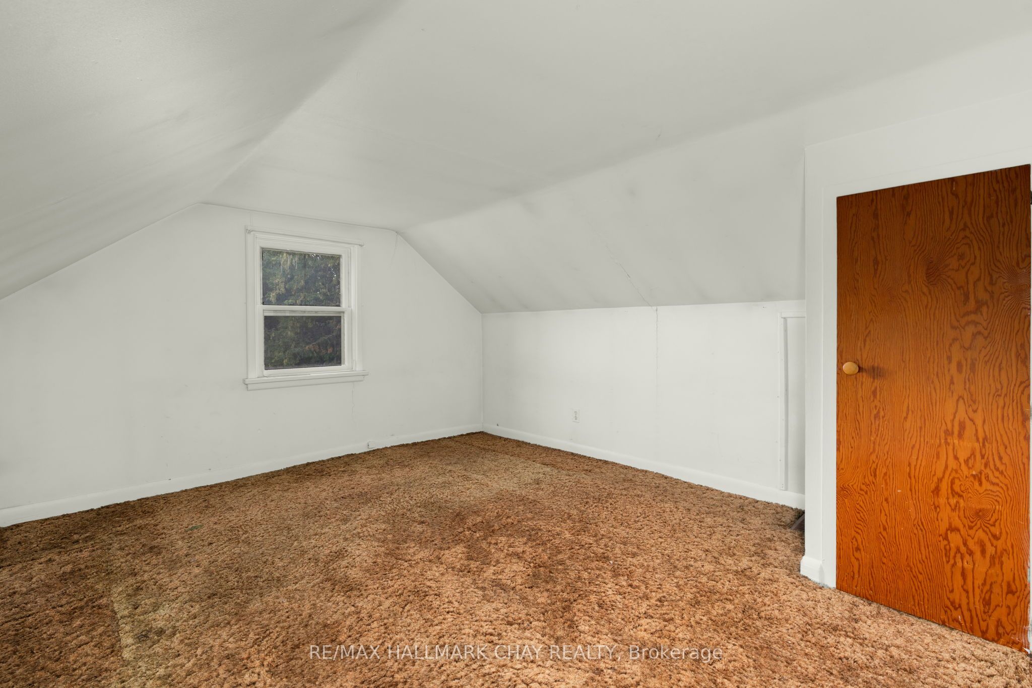 7 Caroline Street E Property Photo 18