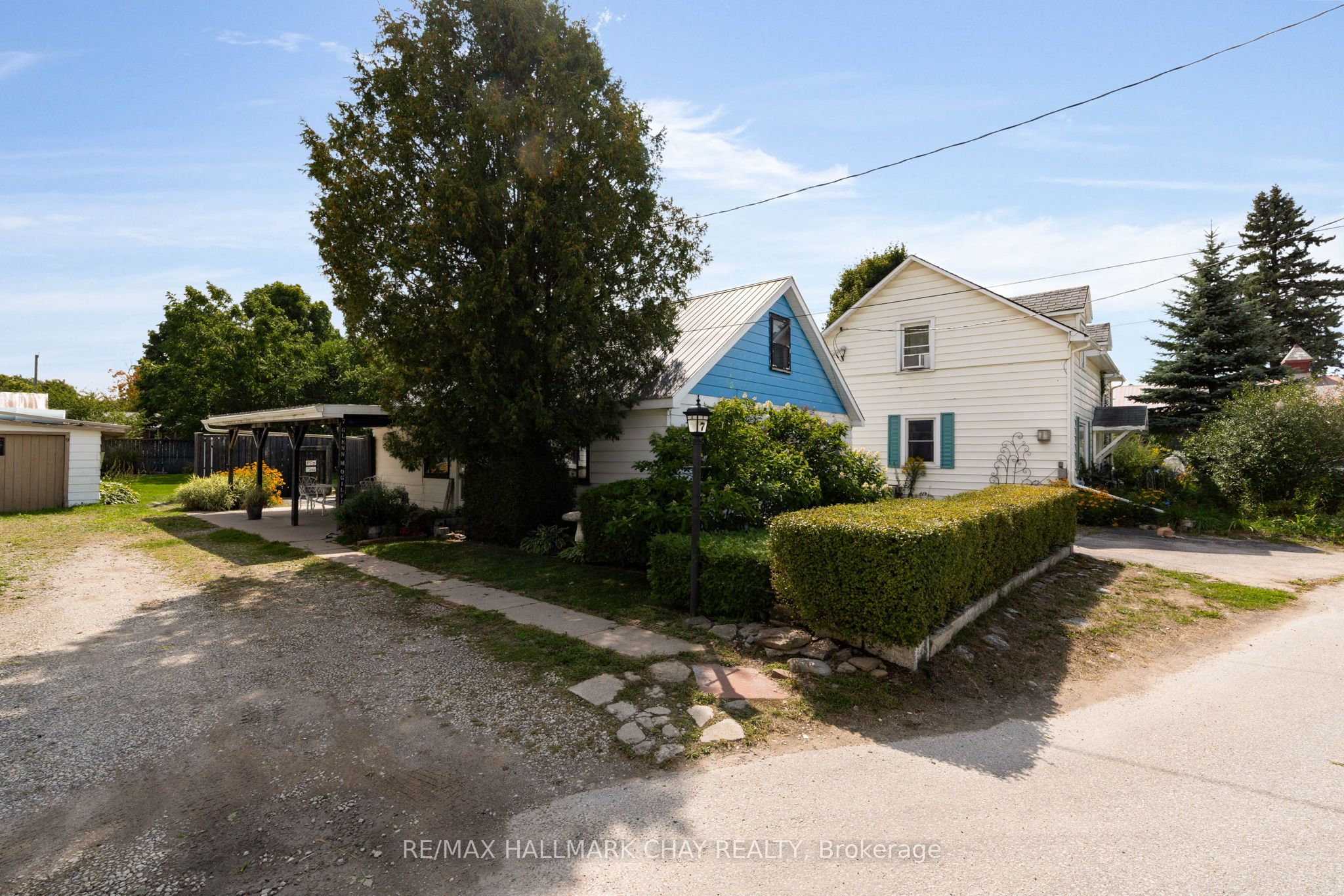 7 Caroline Street E Property Photo 24