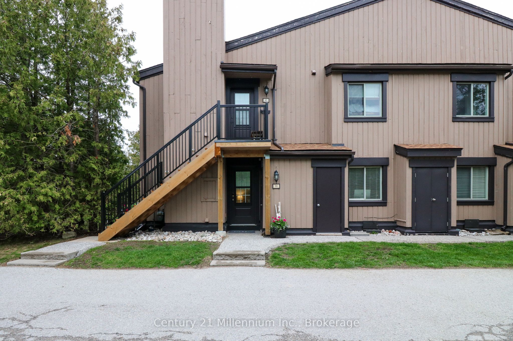23 Dawson Drive 98 Property Photo 3