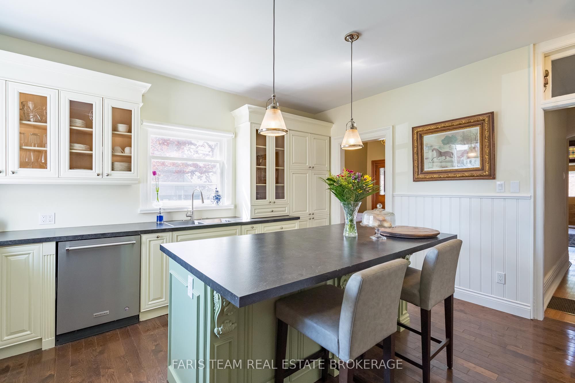 23 Yonge Street S Property Photo 7